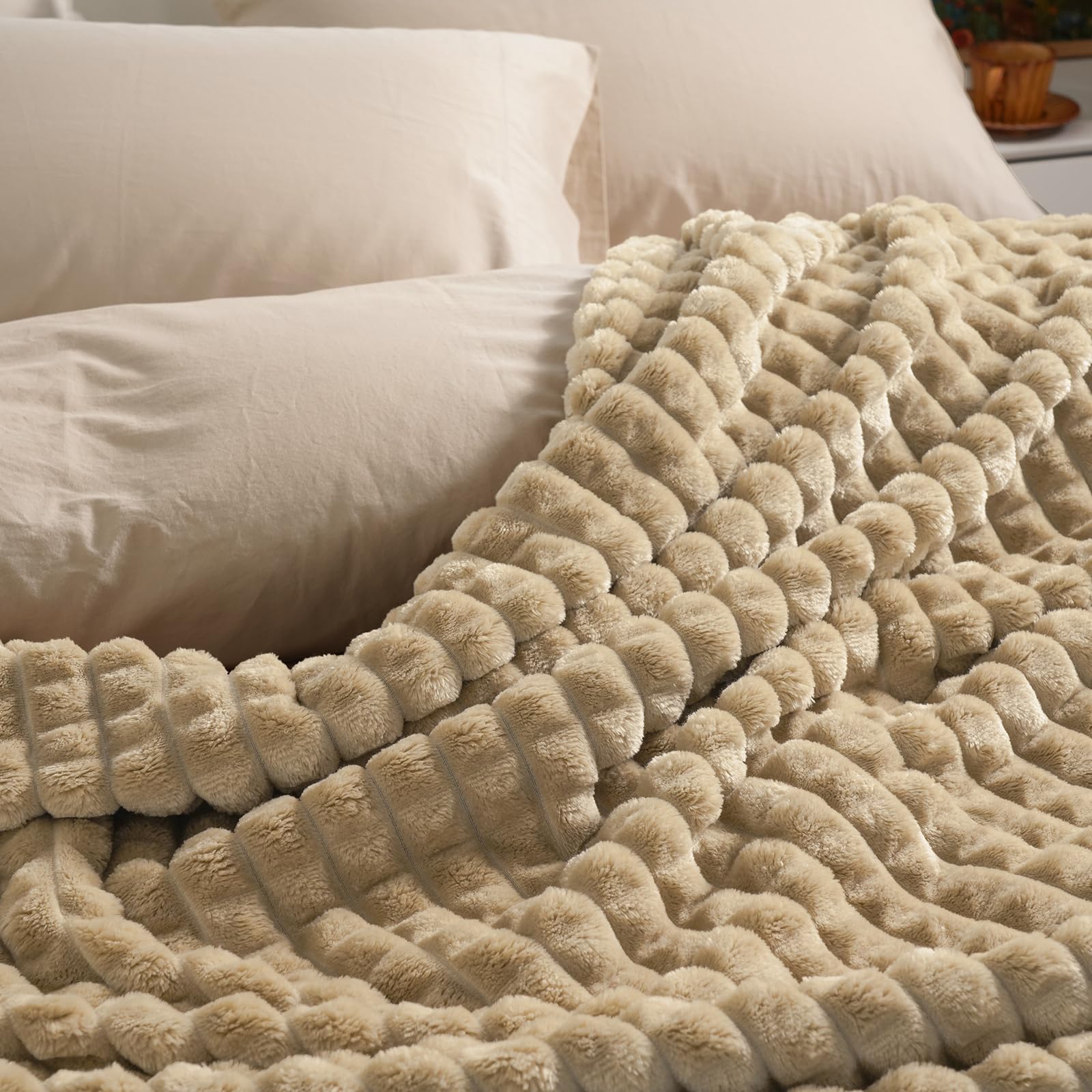 Phf 3D Clipped Fleece Throw Blanket For Couch-380Gsm Super Soft Warm Blanket For Fall And Winter, No Pilling, No Shedding, Light
