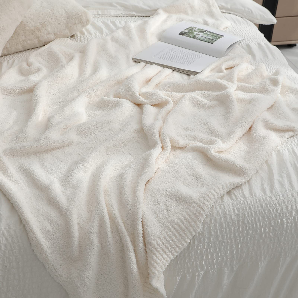 Bearberry Super Soft Fluffy Throw Blanket Lightweight Cozy Warm Throw Blankets For Couch Bed Sofa All Season(Cream, 40   X50   )