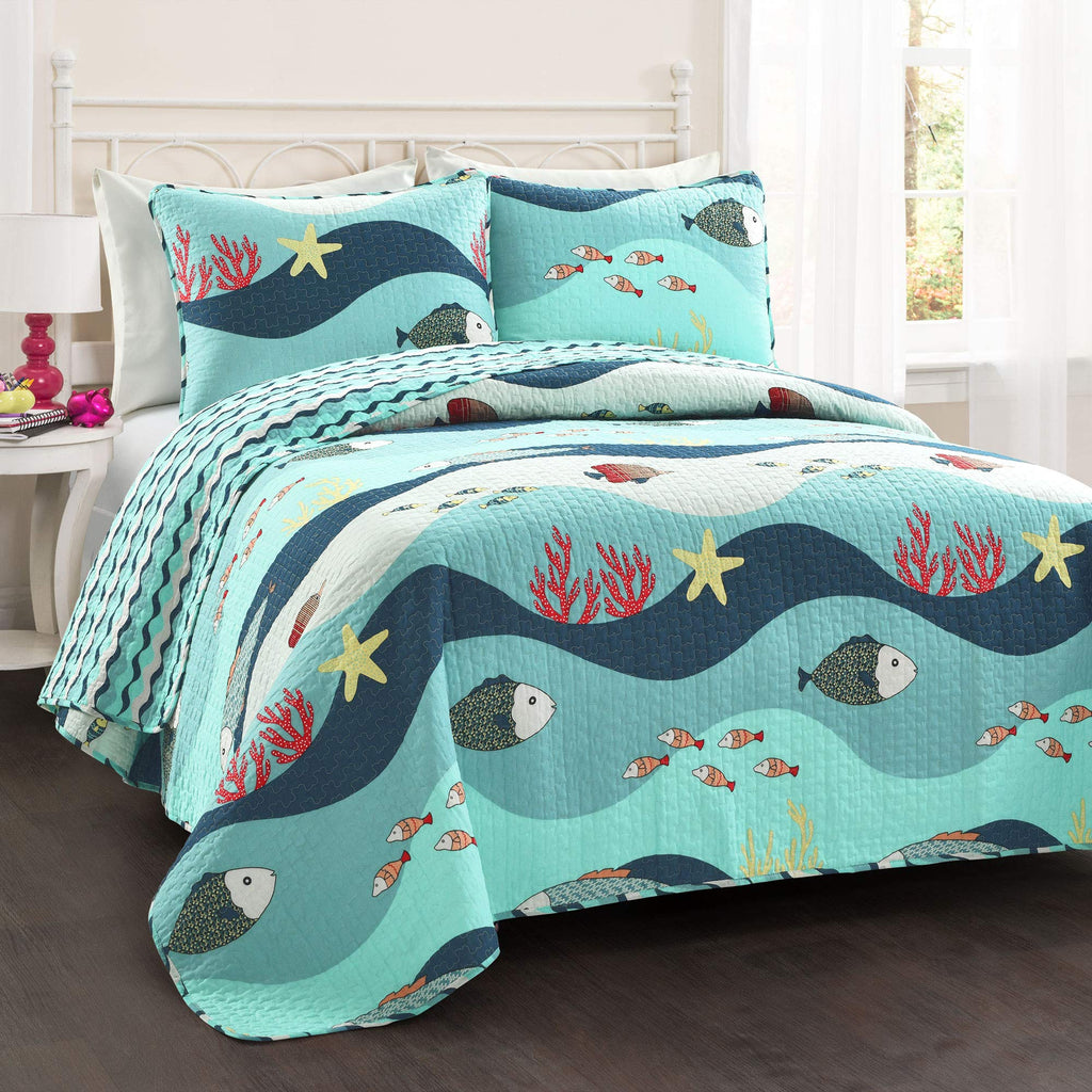 Lush Decor Sea Life Stripe 3 Piece Quilt Set | Ocean Beach Fish Bedding Set Includes Quilt And Shams, Full/Queen, Blue