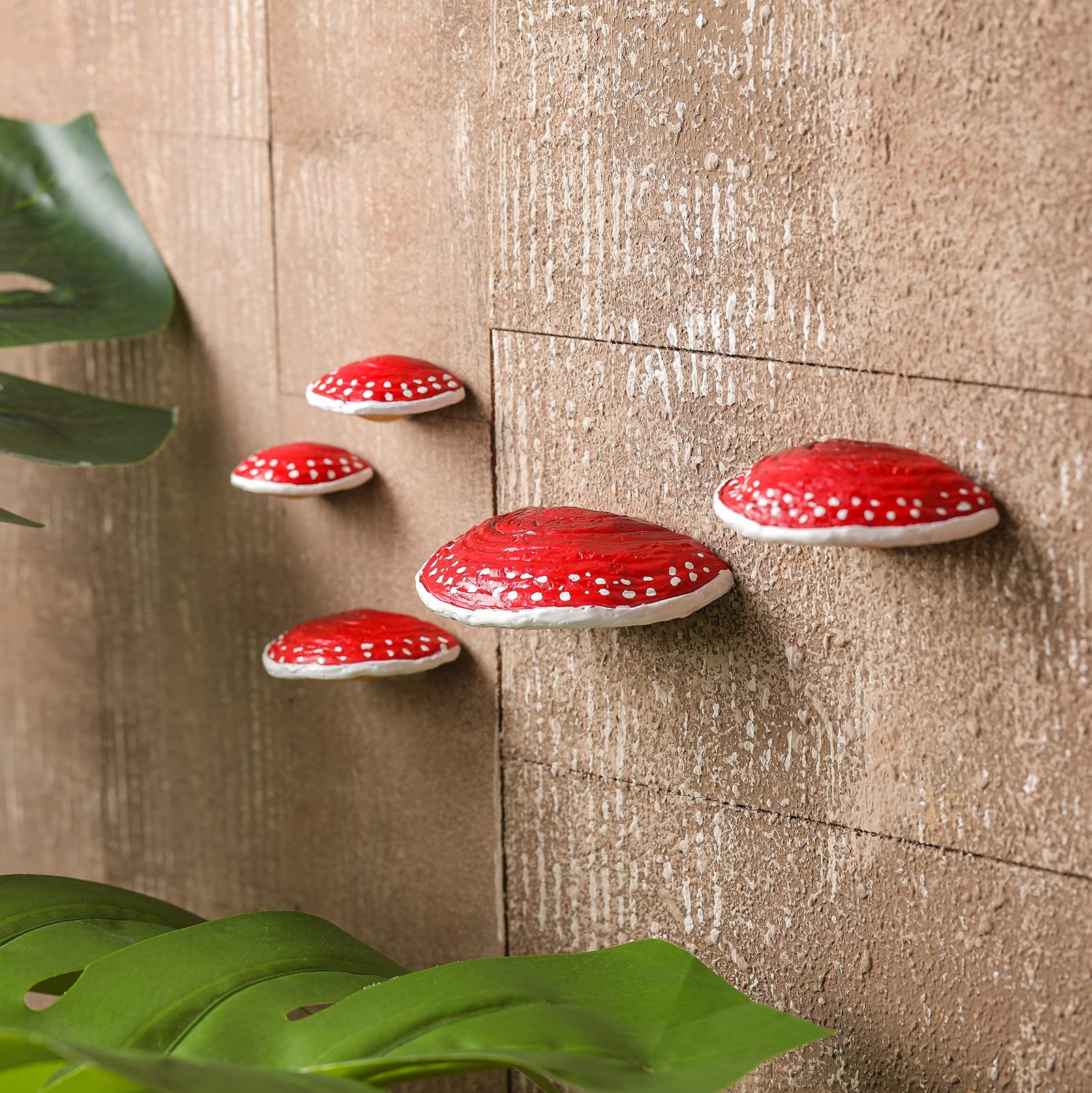 Geetery Set of 5 Mushroom Shelf Wall Decor - Adhesive Mini Resin Mushroom Floating Shelves Cute Mushroom Hanging Shelf Home Kitc