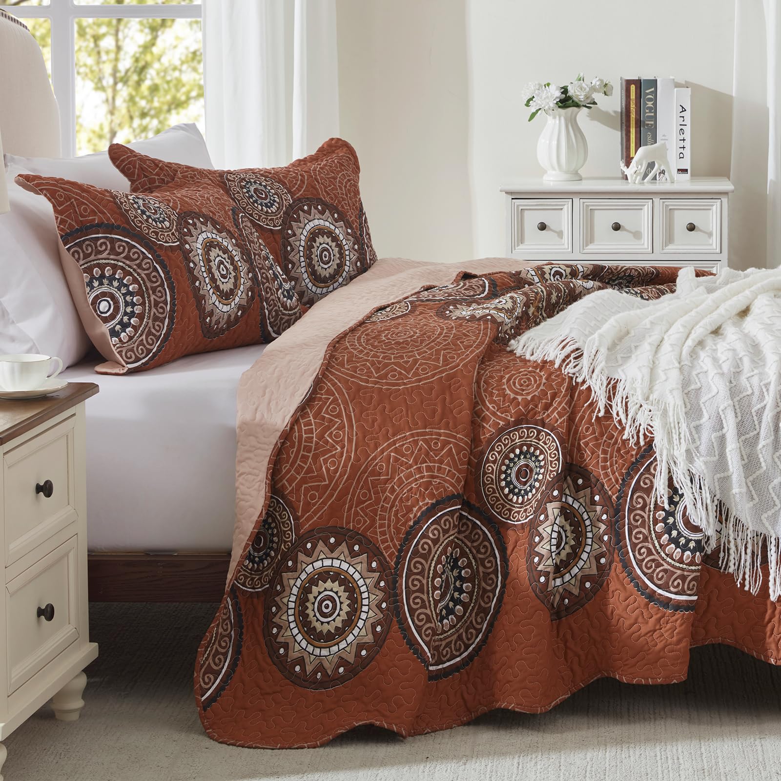 Leaonme 3-Piece Full Queen Size Burnt Orange Rust Quilt Set Lightweight Oversized Bedspread 90''X98'' Soft Microfiber Floral Cov
