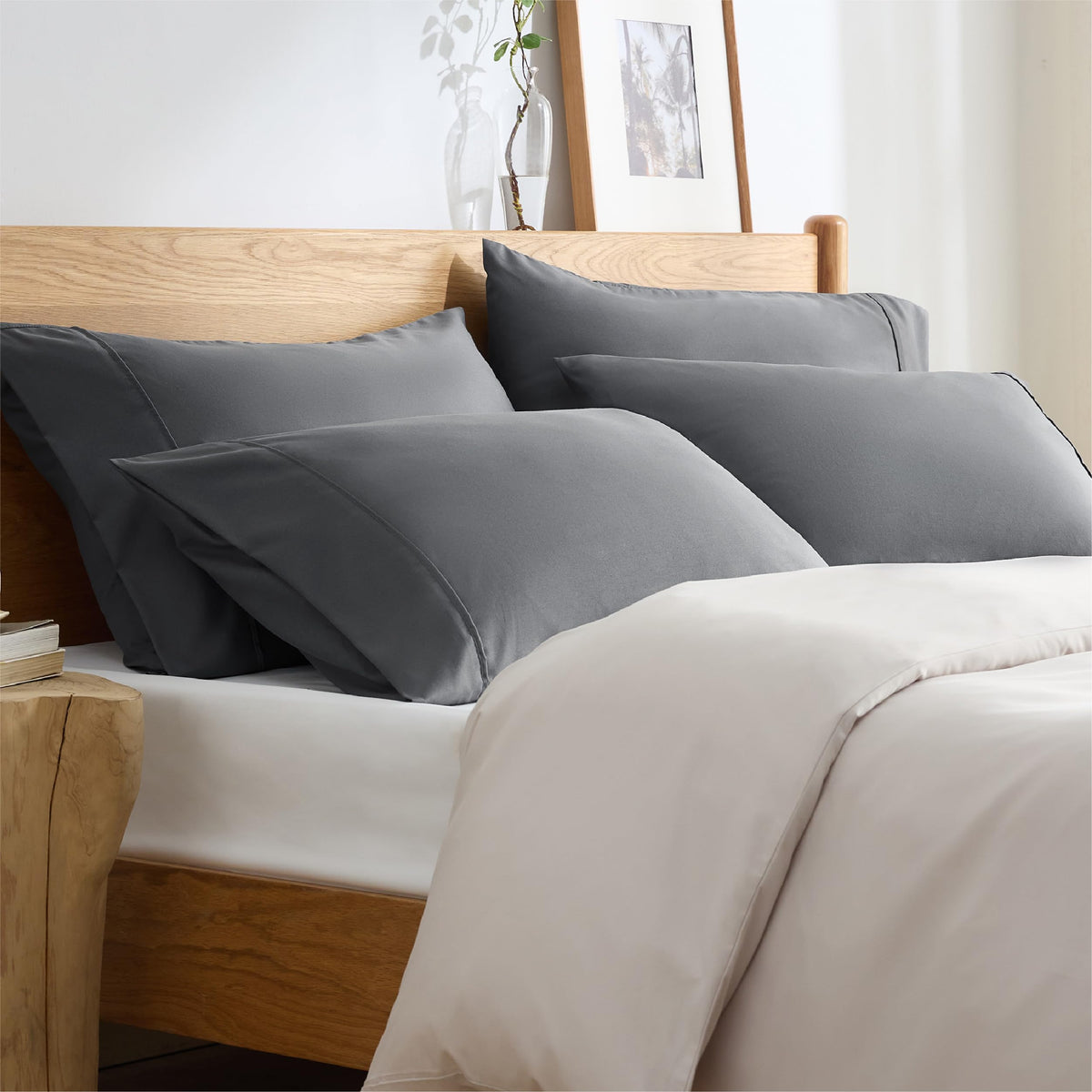 Bedsure Queen Pillow Cases Set Of 4 - Dark Grey Polyester Microfiber Pillowcases 4 Pack, Super Soft And Cozy Gray Pillowcase, Pillow Case Covers With Envelop Closure, 20X30 Inches
