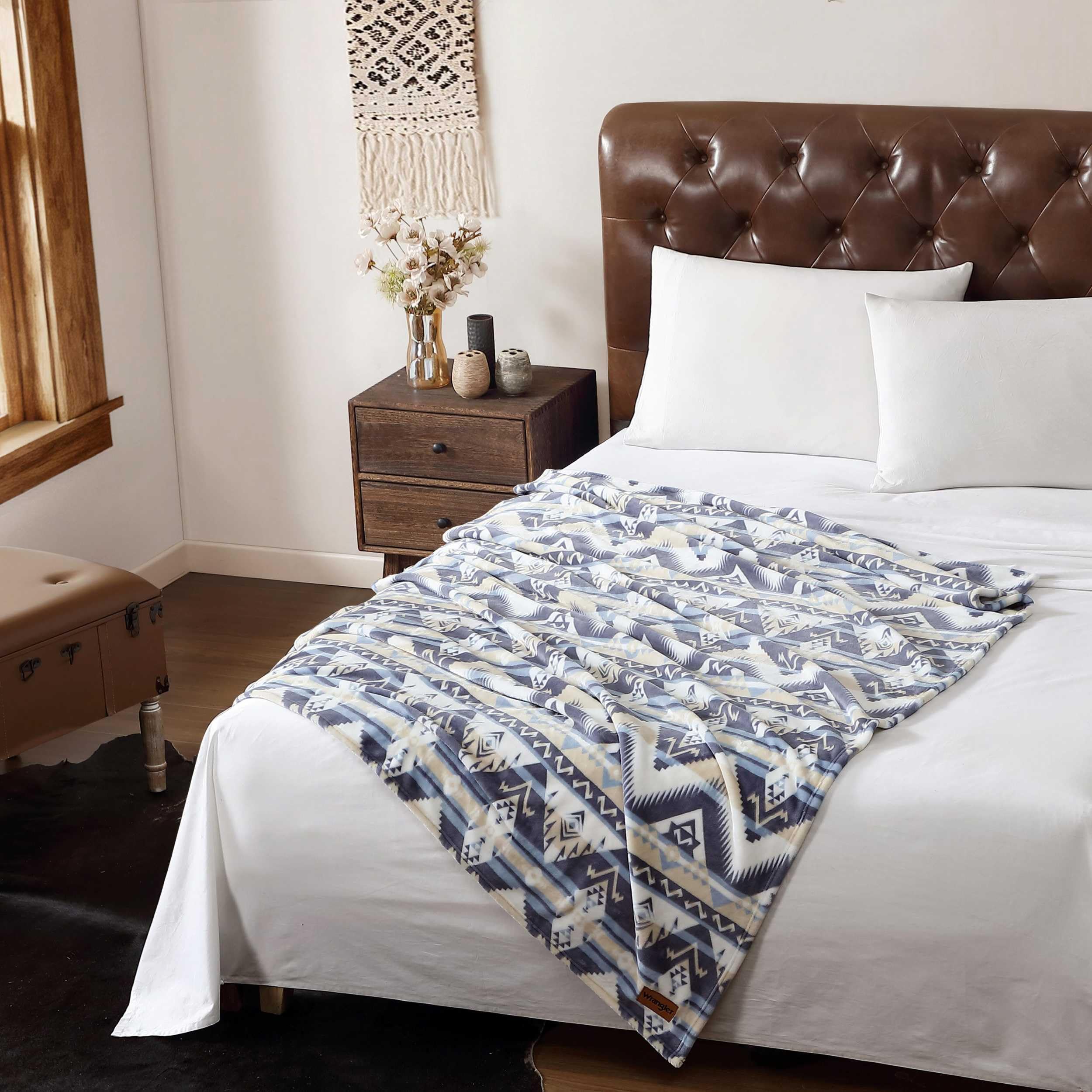 Wrangler - Throw Blanket, Ultra-Soft Plush Bedding, Throw Blanket for Couch or Bed (Jesse Blue, 50 x 70)