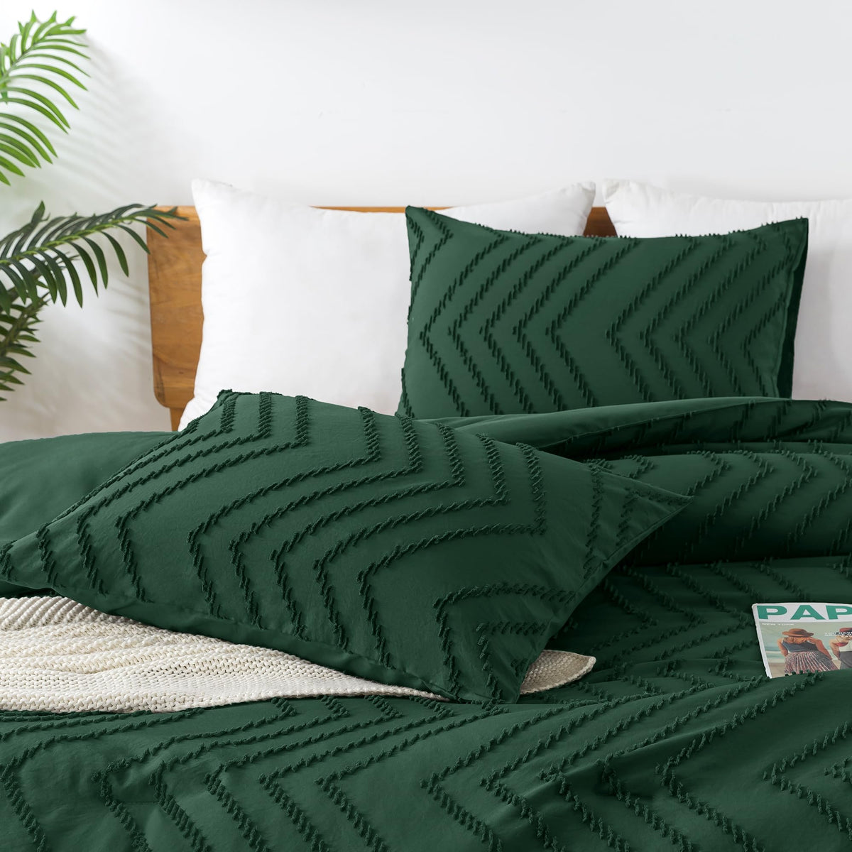 Andency Emerald Green Comforter Queen Size, Boho Dark Green Soft Warm Bedding Comforter Sets For Queen Bed, 3 Pieces Forest Green Vintage Chevron Tufted Aesthetic Comforter Set