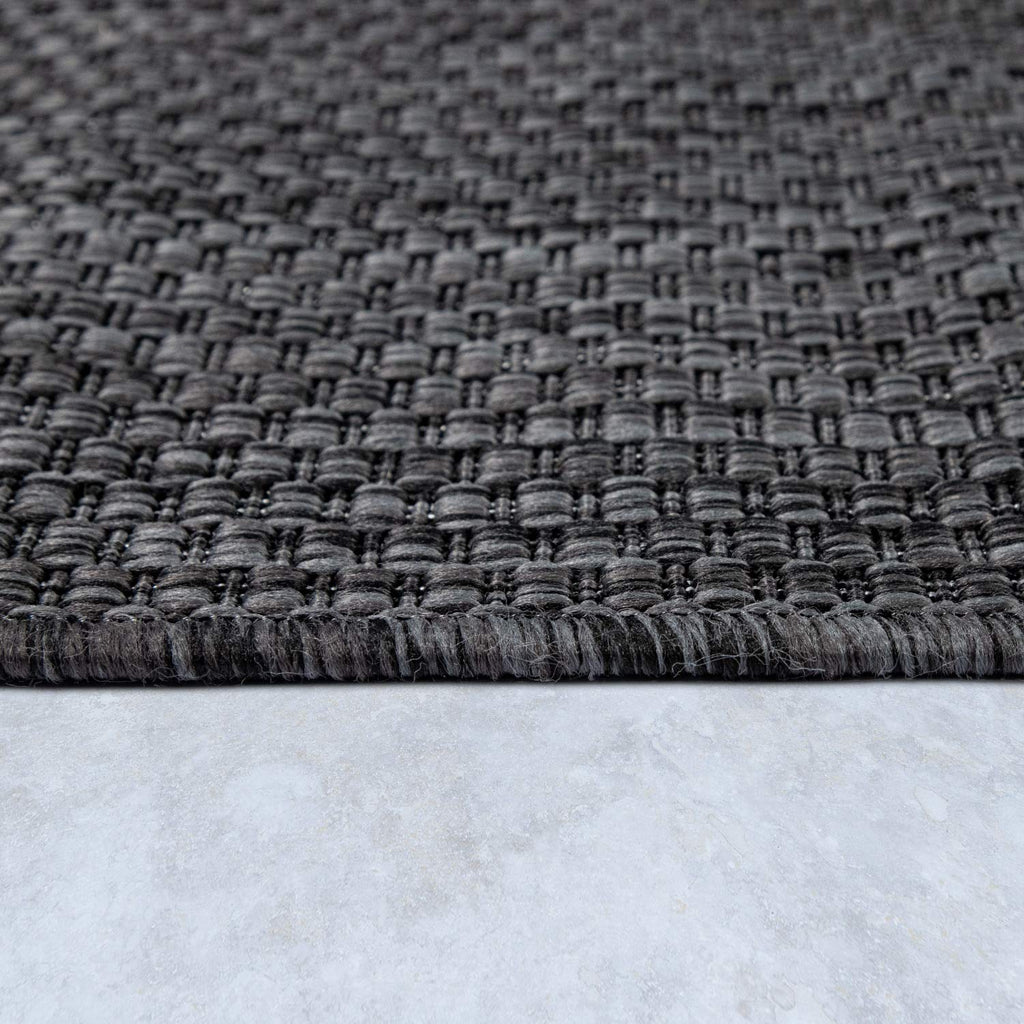 Solid Outdoor Rug For Patio Or Balcony Weatherproof In Mottled Anthracite, Size: 6'7' X 9'2'