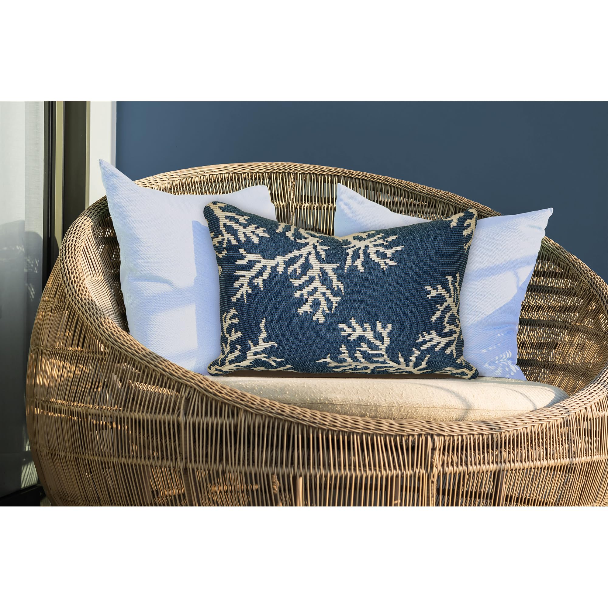 Liora Manne Marina Indoor/Outdoor Power Loomed Easy Care Pillows, 12' X 18', Coral Edge Navy