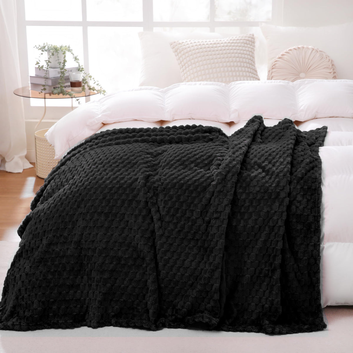 Black Throw Blanket 50''  70'' Inches Gifts For Mom Fuzzy 3D Jacquard Decorative Flannel Fleece Super Soft Plush Cozy Blanket Fo