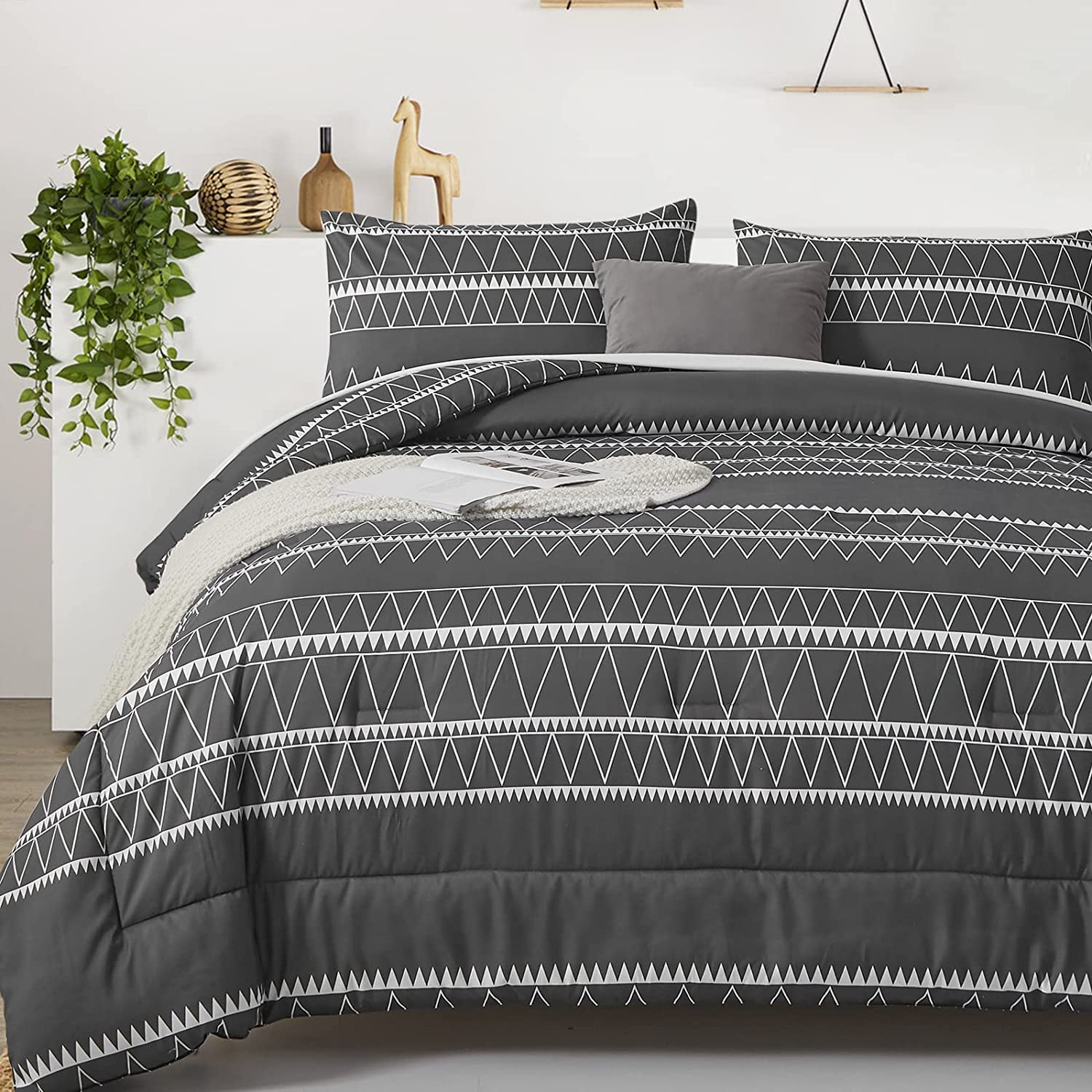 WONGS BEDDING Dark Grey Comforter Set California King, Reversible Boho Triangle Bedding Comforter Set for Cal King Bed 3 Pieces 