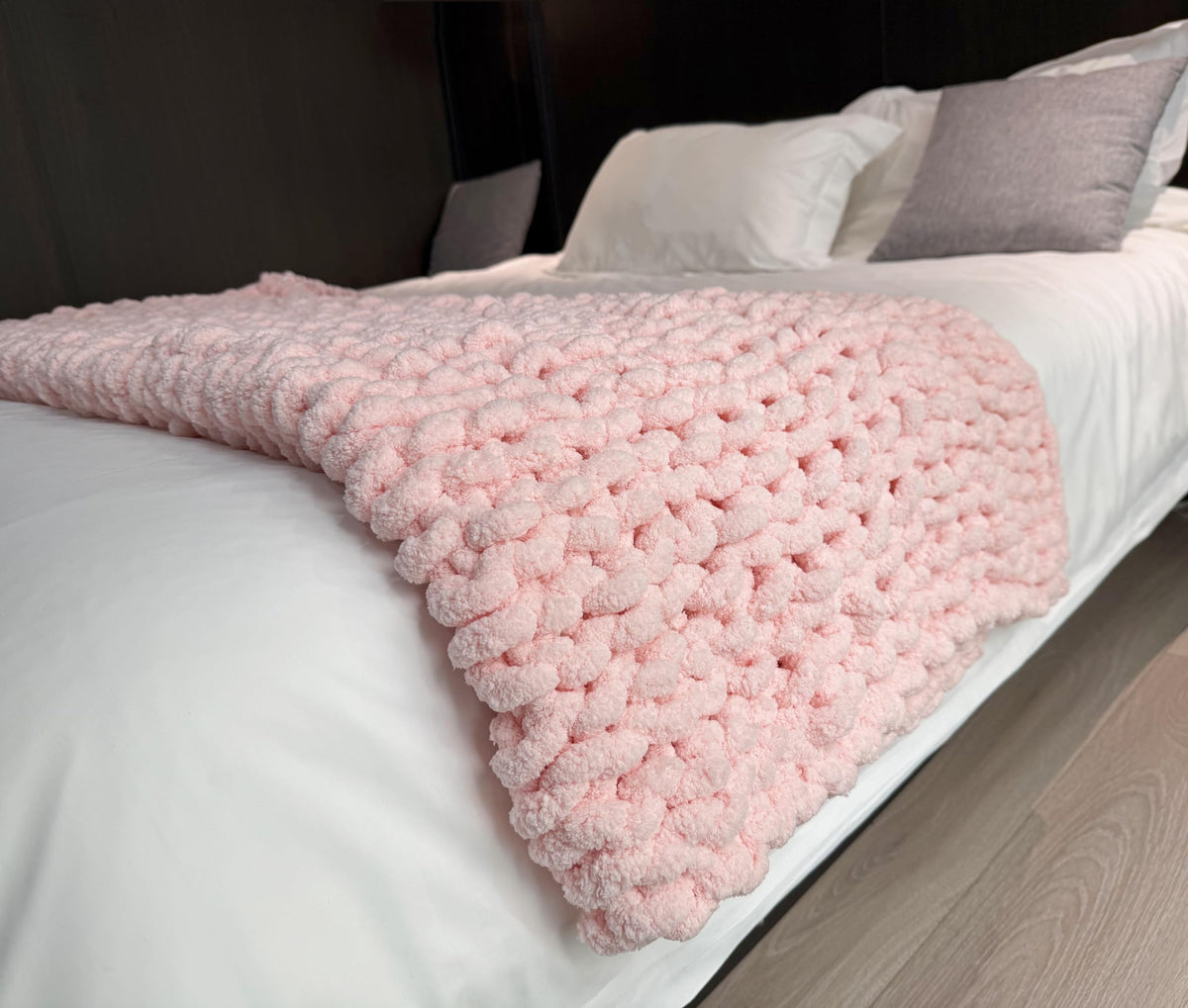Chunky Knit Blanket Throw 40inchX60inch, Chenille Throw Blankets, Handmade Warm & Cozy Blanket Couch Bed Home Decor, Soft Breathable