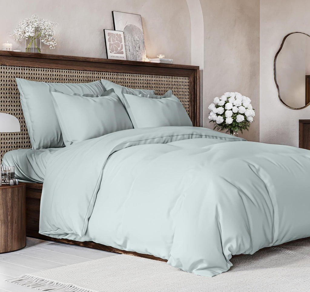 Duvet Cover Full Size Set - Extra Soft Full Size Duvet Cover - 80' X 90' Full Duvet Cover W/ 2 Pillow Shams - Hotel Luxury, Easy Care & Fade Free - Comforter Cover W/ Zipper Closures & Ties (Ice Blue)
