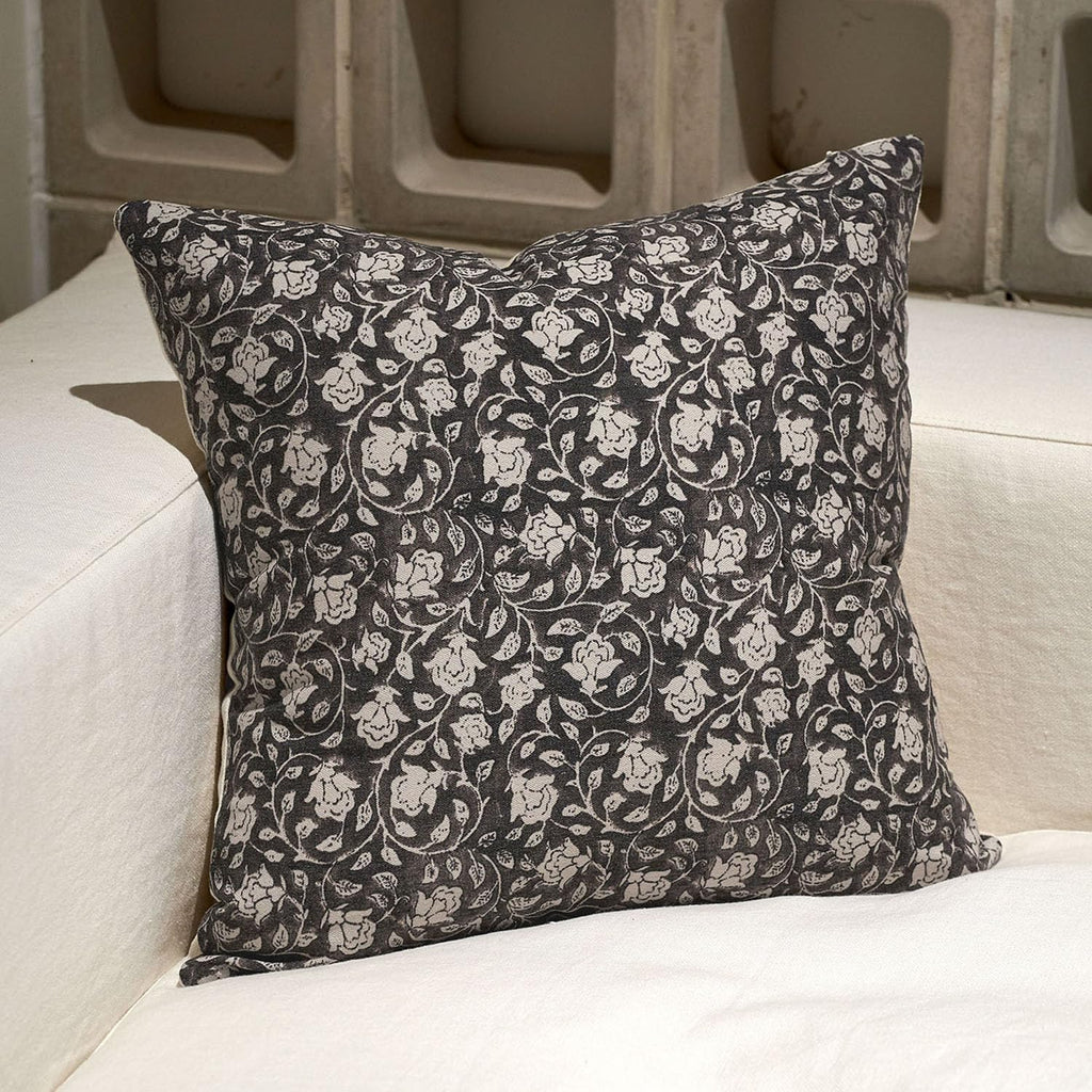 Domvitus Floral Pillow Covers 18X18, Throw Pillows For Couch, Floral Print Pillow Cover, Decorative Neutral Accent Throw Pillow Covers For Living Room, 1Pc, Black
