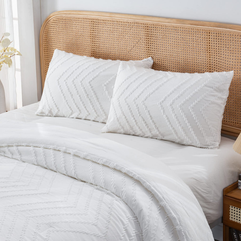 Litanika White King Comforter Set, 3 Pieces Lightweight Tufted Bedding Sets, Down Alternative Comforter Fluffy Bed Set Gift Choi