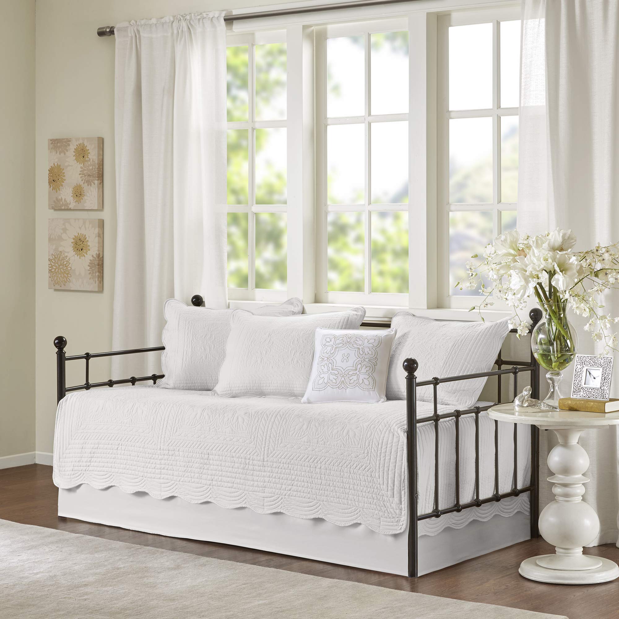 Madison Park Tuscany Daybed Cover Set-Trendy Damask Quilting With Scalloped Edges All Season Luxury Bedding With Bedskirt, Matching Shams, Decorative Pillow, White, 39'X75', 6 Piece