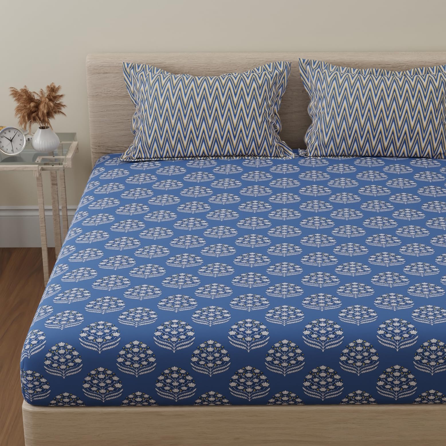 Huesland By Ahmedabad Cotton 144 Tc Double Bedsheet Cotton With 2 Pillow Covers | Blue & White