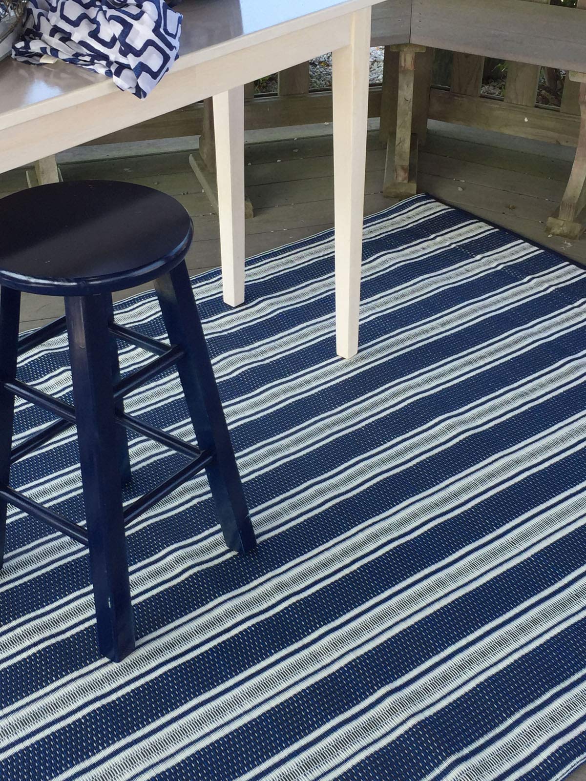Mad Mats Geometric Outdoor Rug, Reversible Plastic Mat (4' X 6', Vertical Stripe - Blue/White)