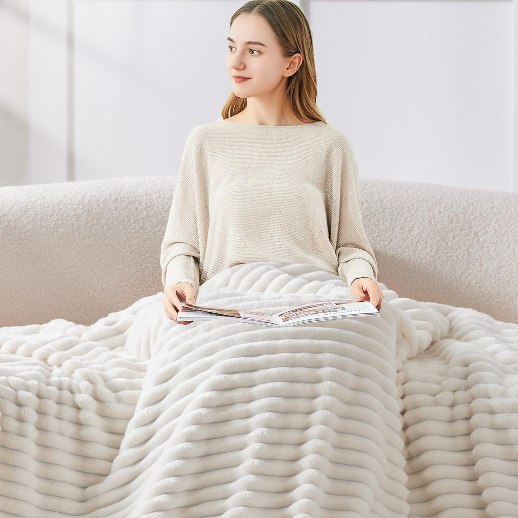 Bedelite Fleece Throw Blanket For Couch, 300Gsm Soft & Warm Fluffy Twin Blanket, Decorative And Giftable Striped Cream White Bla