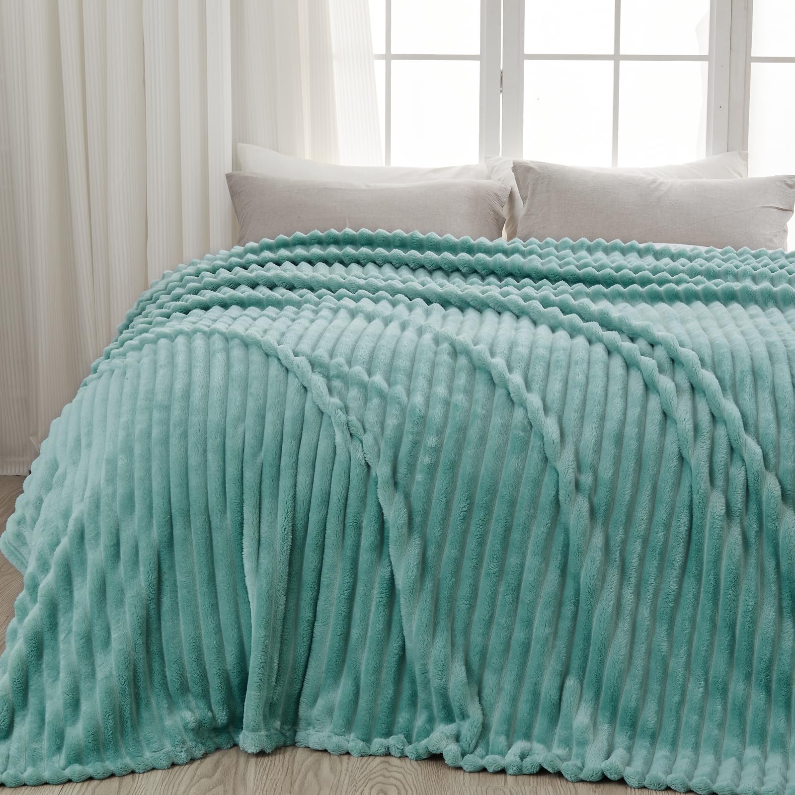 Newcosplay Super Soft Queen Blanket Mint Green Premium Silky Flannel Fleece 3D Ribbed Jacquard Lightweight Bed Blanket All Seaso