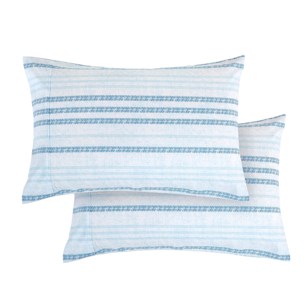 Elegant Comfort Ultra Soft Set Of 2 Striped Print Pillowcases - 1500 Premium Hotel Quality Microfiber, Soft And Smooth Envelope Closure 2-Piece Pillow Covers - King, Traci Aqua