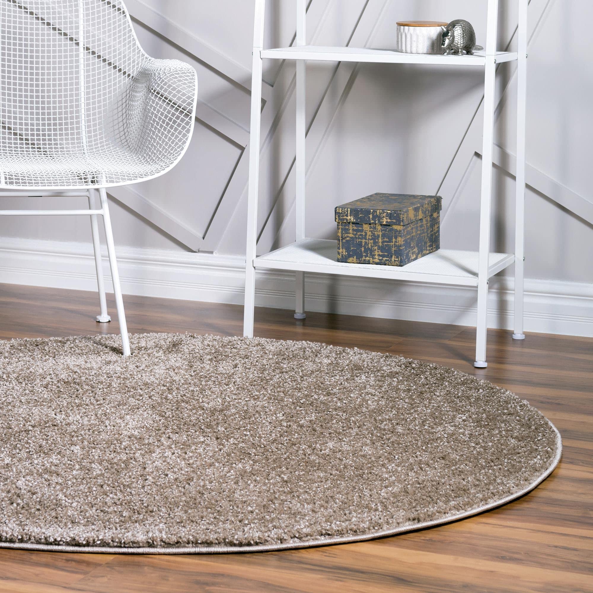Rugs.com Soft Solid Shag Collection Round Rug - 3 Ft Round Khaki Shag Rug Perfect for Kitchens, Dining Rooms