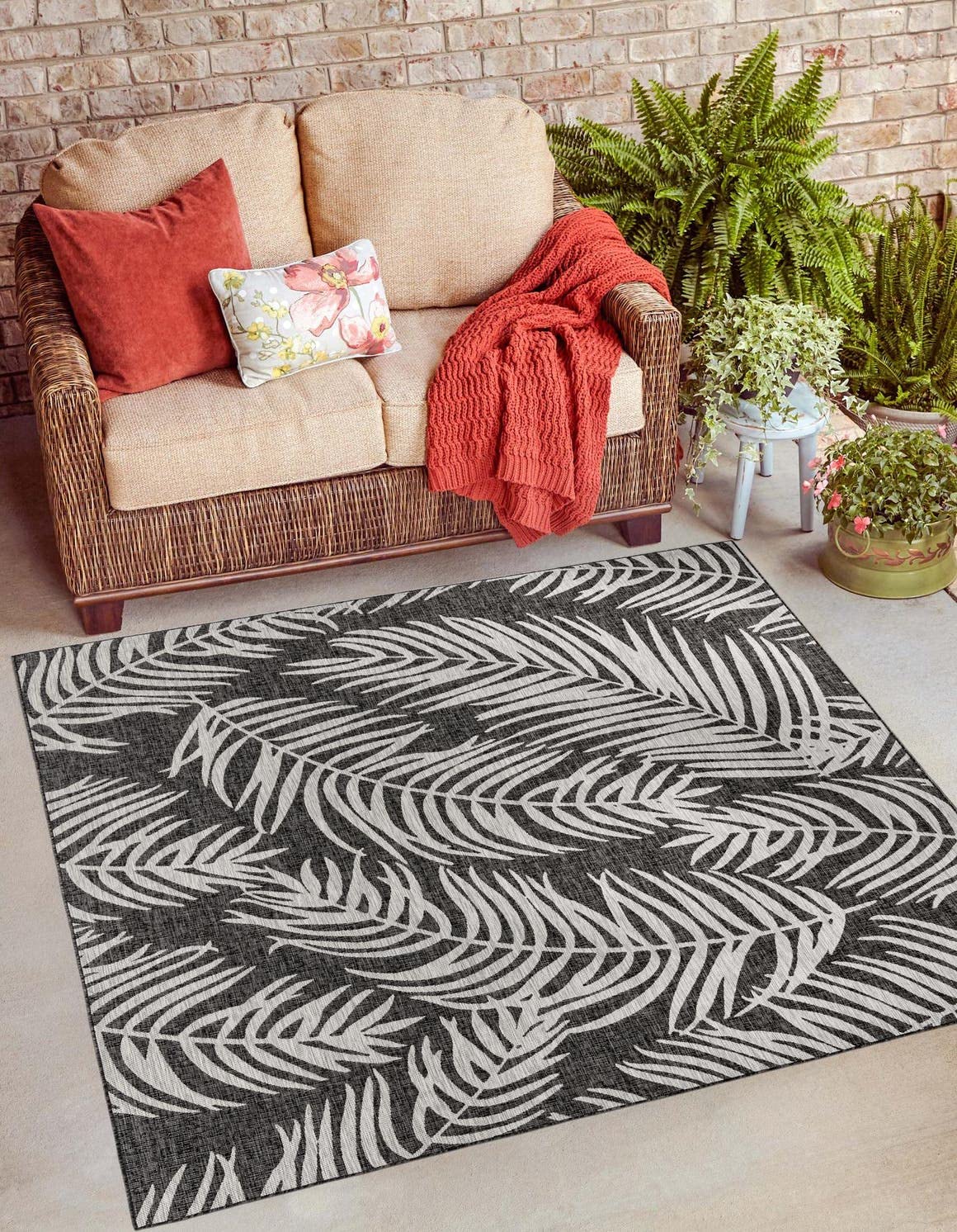 Unique Loom Outdoor Botanical Collection Area Rug - Palm (5 3 Square Charcoal/Ivory)