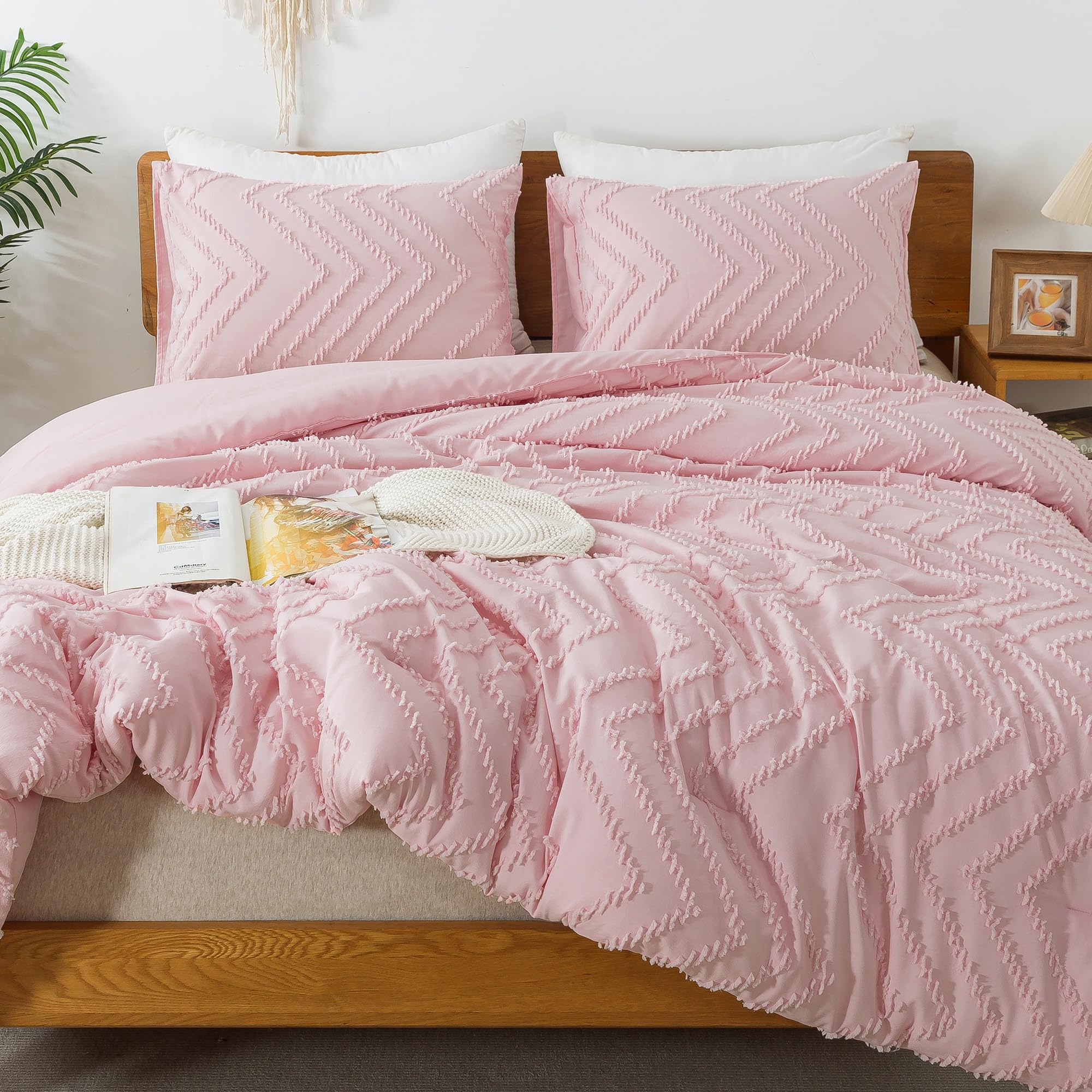 Litanika Pink Queen Size Comforter Sets, 3 Pieces Lightweight Chevron Tufted Bedding Comforter Set, Fluffy Down Alternative Comf