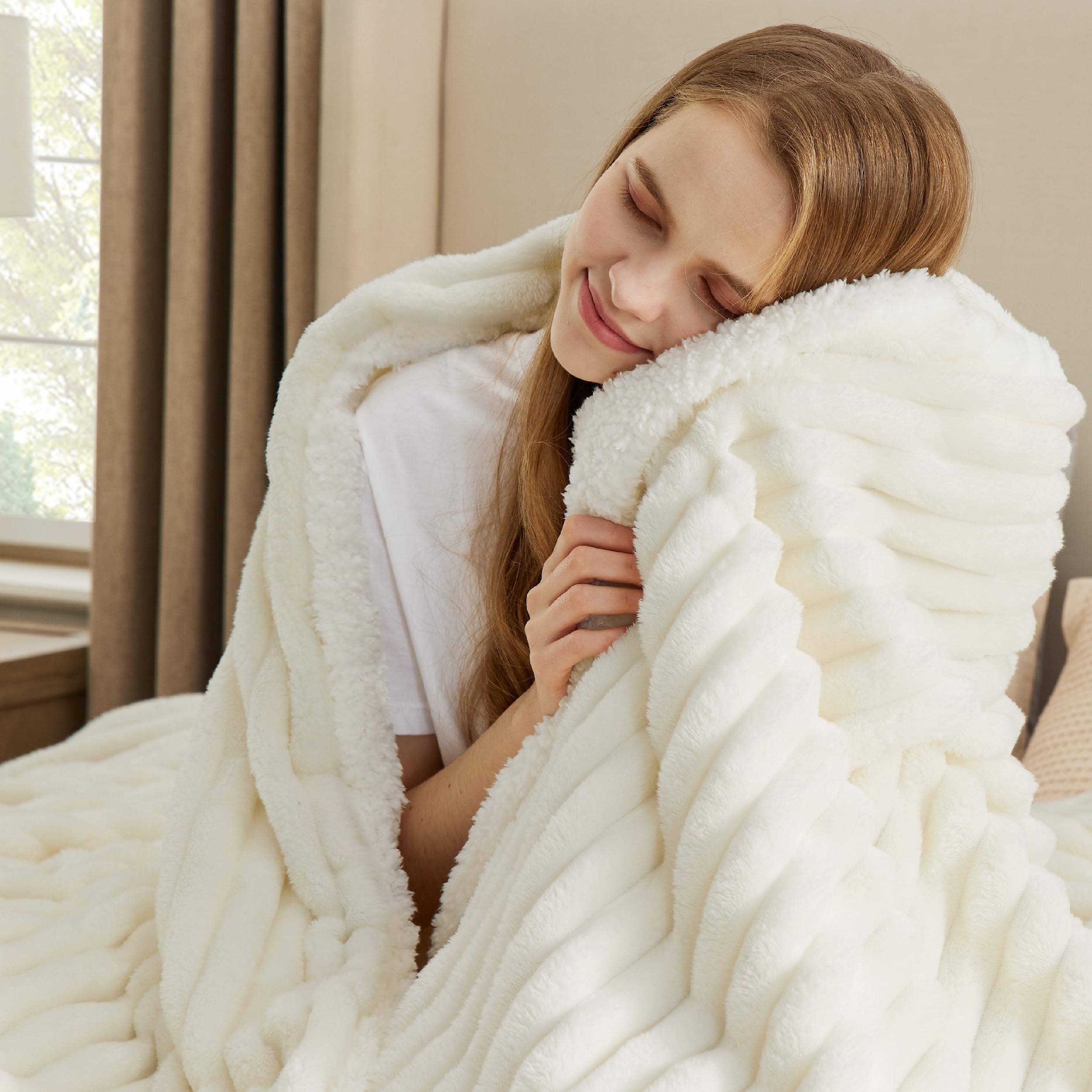 Bedsure Sherpa Blanket Queen Size For Bed - Super Soft Cozy Blanket Gift For Women, Fleece Thick Warm Blanket For Winter, White,