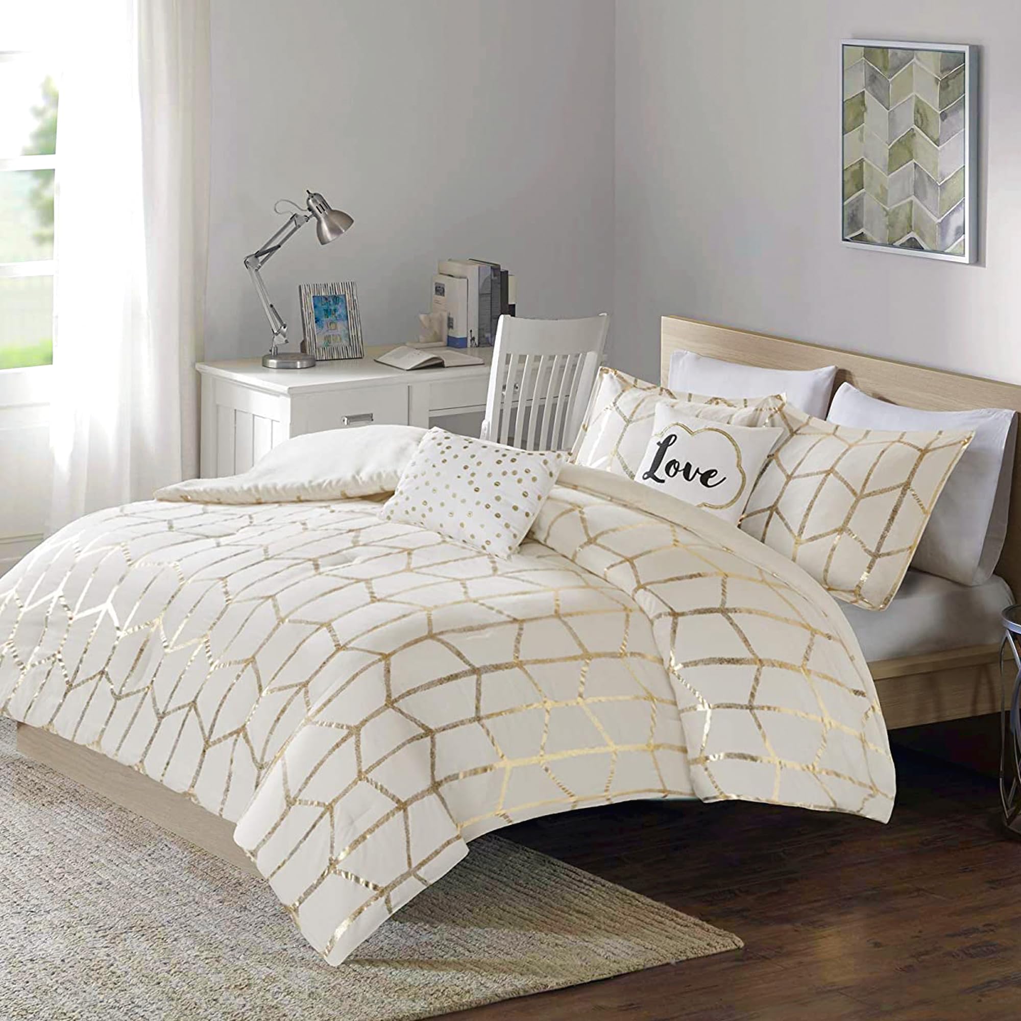 Intelligent Design Raina King/Cal King Comforter Set, Soft Microfiber, Modern Geometric Metallic Bed Set, 5 Pieces College Beddi