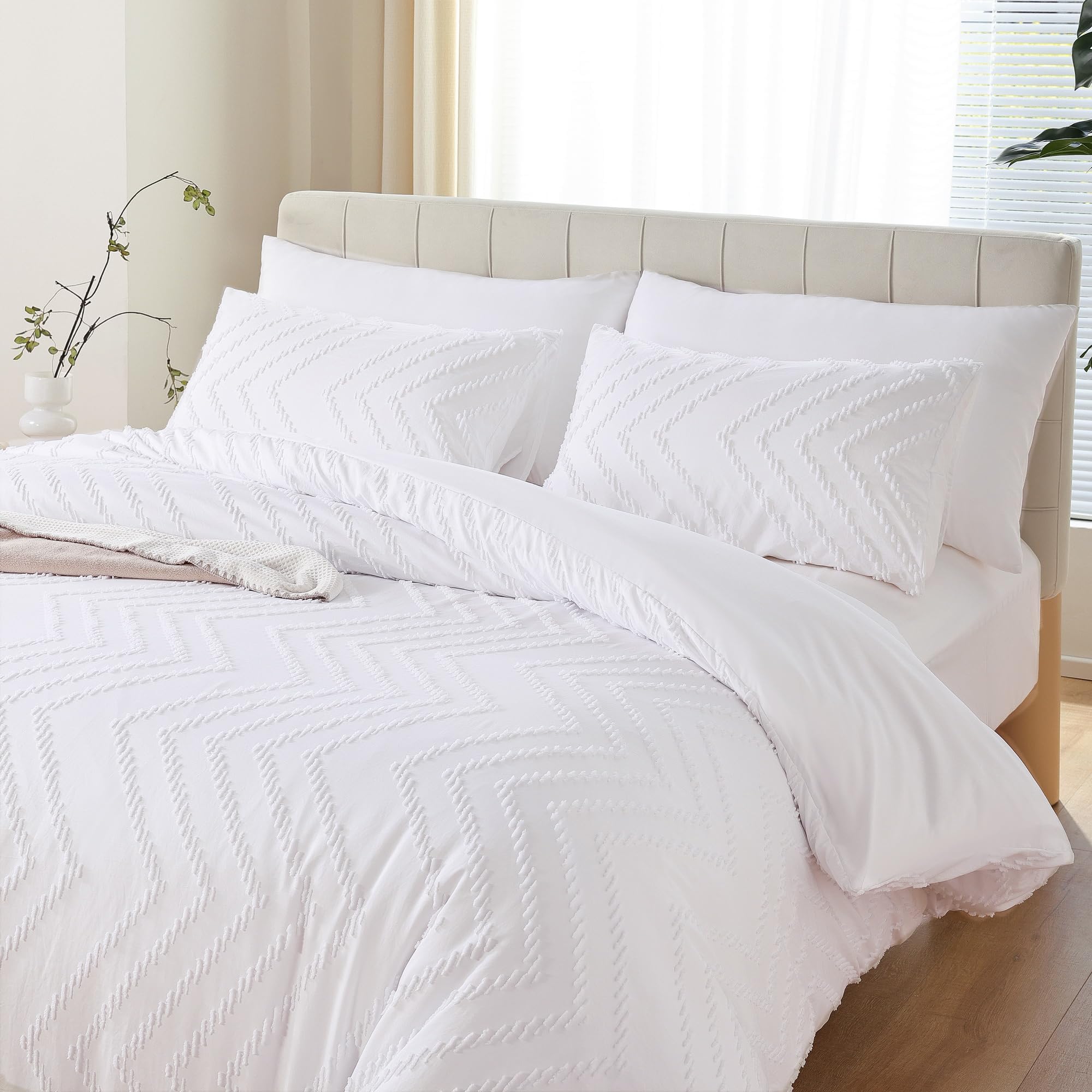 Yirddeo White Full Size Comforter Set 3Pcs, Boho Full Comforter Set Farmhouse Full Size Bedding Set, Vertical Tufted Full Bed Se