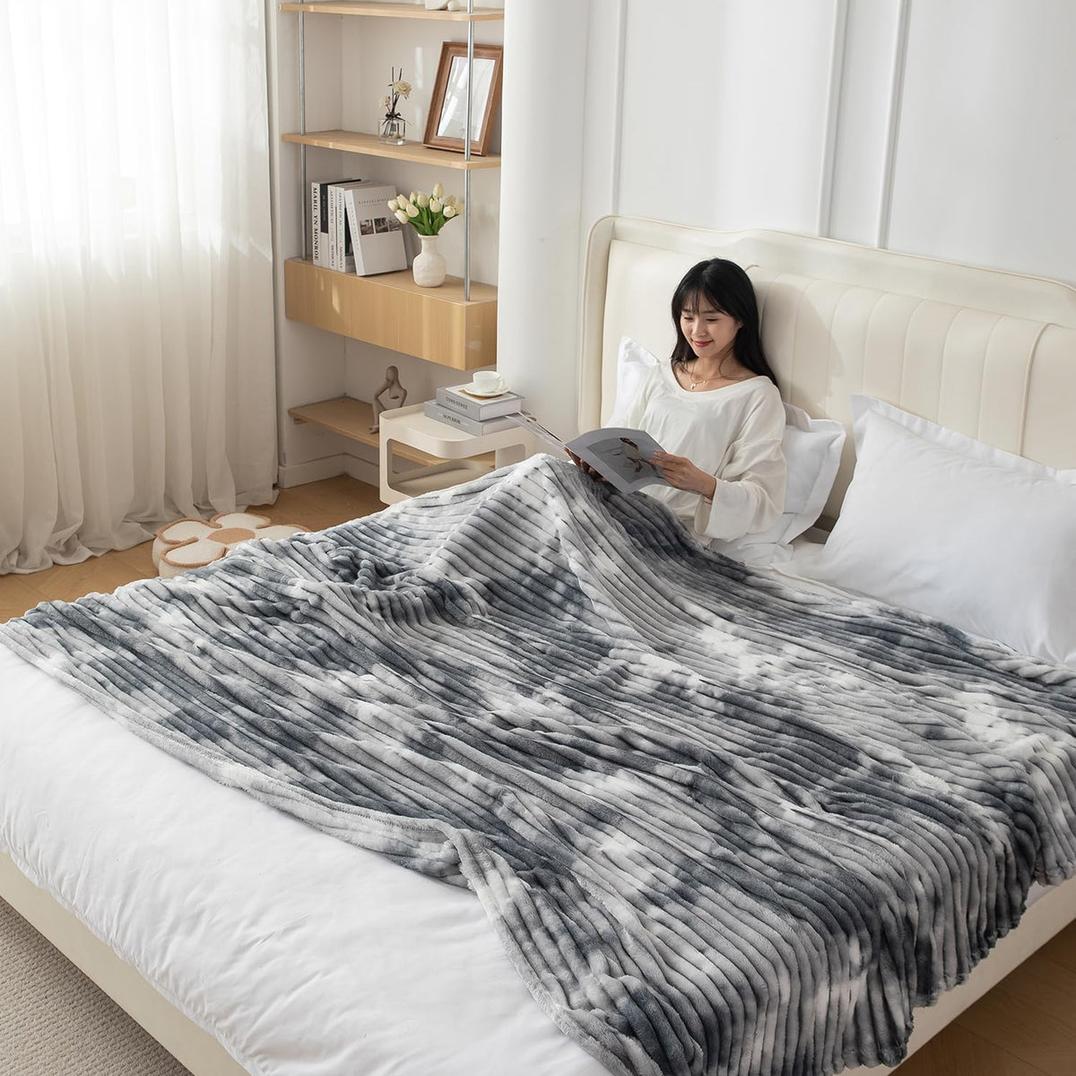 HOKIPO Gradient Fleece AC Throw Blanket Double Bed Queen, 200x230 cm / 6.5x7.5 feet, Grey (AR5260GRY)