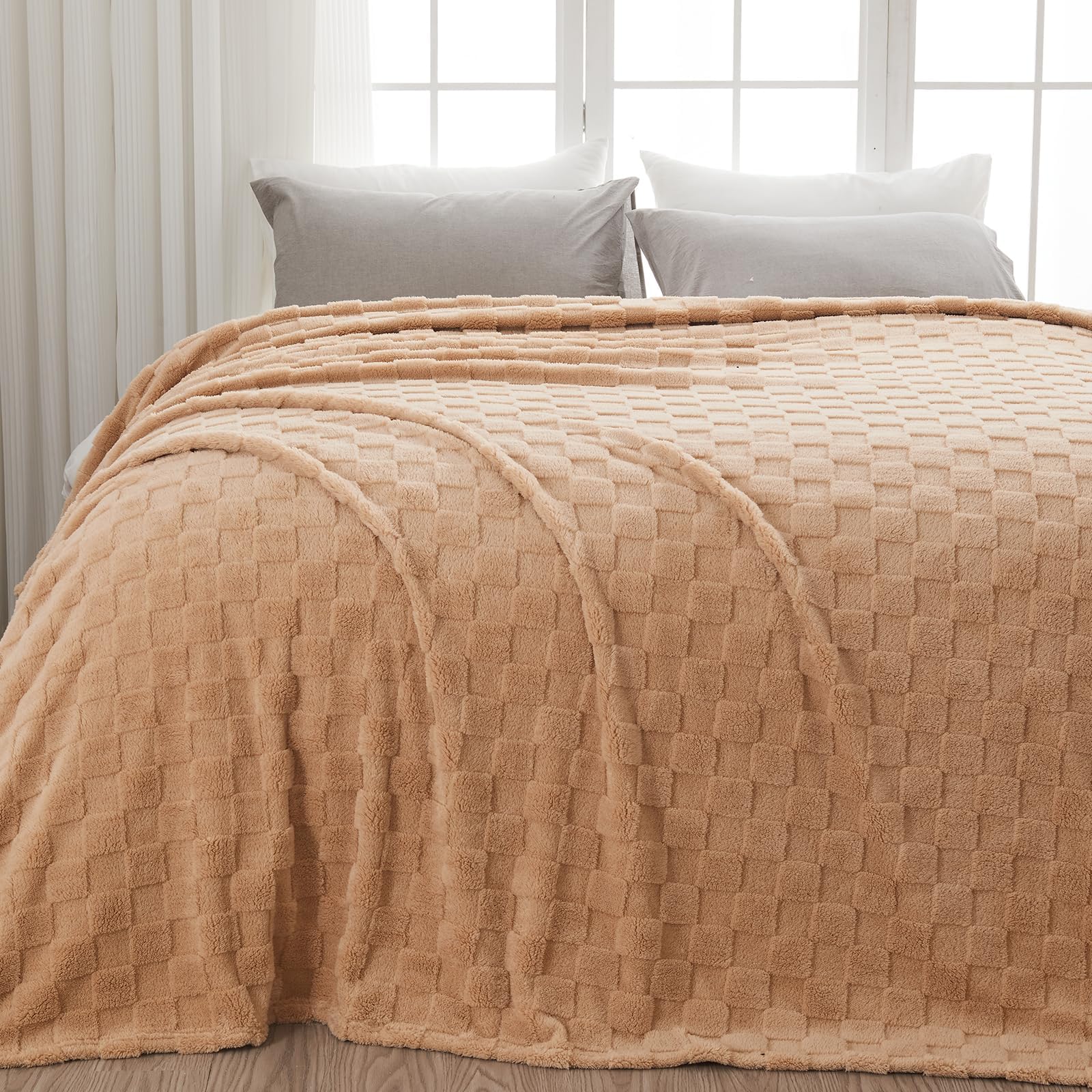 Newcosplay Super Soft Queen Blanket Brown Premium Silky Flannel Fleece 3D Checkered Lightweight Bed Blanket All Season Use (Brow