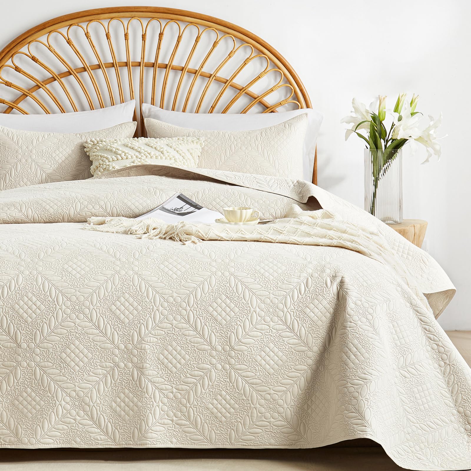 Flymme Full/Queen Size Quilt Bedding Set,Cream White Lightweight Microfiber Soft Bedspread,Modern Style Geometric Pattern Coverl