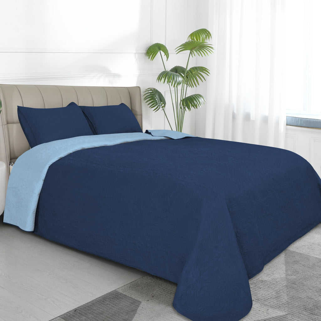 Easy-Going Twin Size Reversible Quilt Set With 1 Quilt And 1 Pillow Sham, Soft Bed Quilt Cover, Water Resistant Lightweight Microfiber Bedspread, Stain Resistant, Damask-Dark Blue/Light Blue