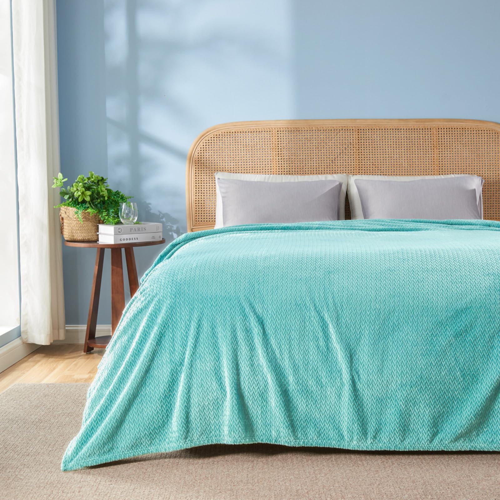 Newcosplay Super Soft King Blanket Turquoise Premium Silky Flannel Fleece Leaves Pattern Lightweight Bed Blanket All Season Use
