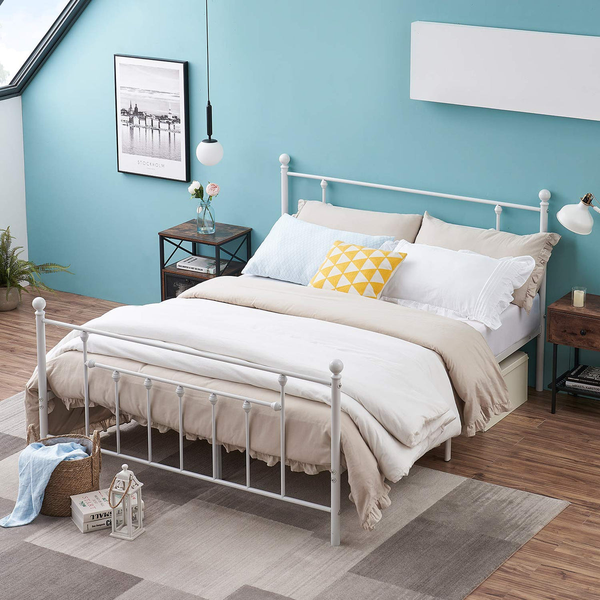 Vecelo Queen Size Metal Platform Bed Frame With Headboard And Footboard, Heavy Duty Slat Support/No Box Spring Needed Mattress Foundation/Underbed Storage Space, Victorian Style, White