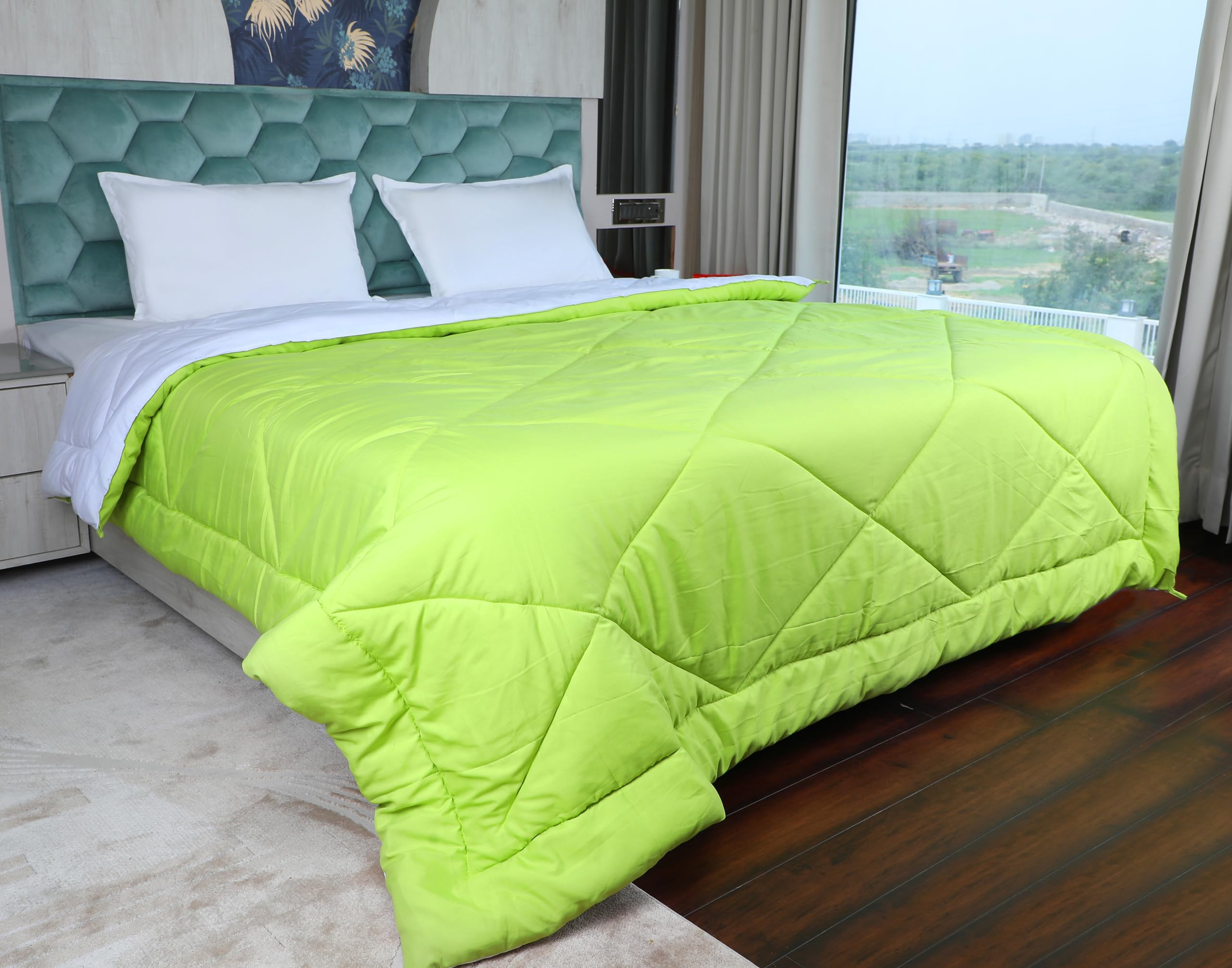 Avi Reversible Style 200 Gsm Microfiber Double Comforter, Mint GreenWhite, 90X100 Inches