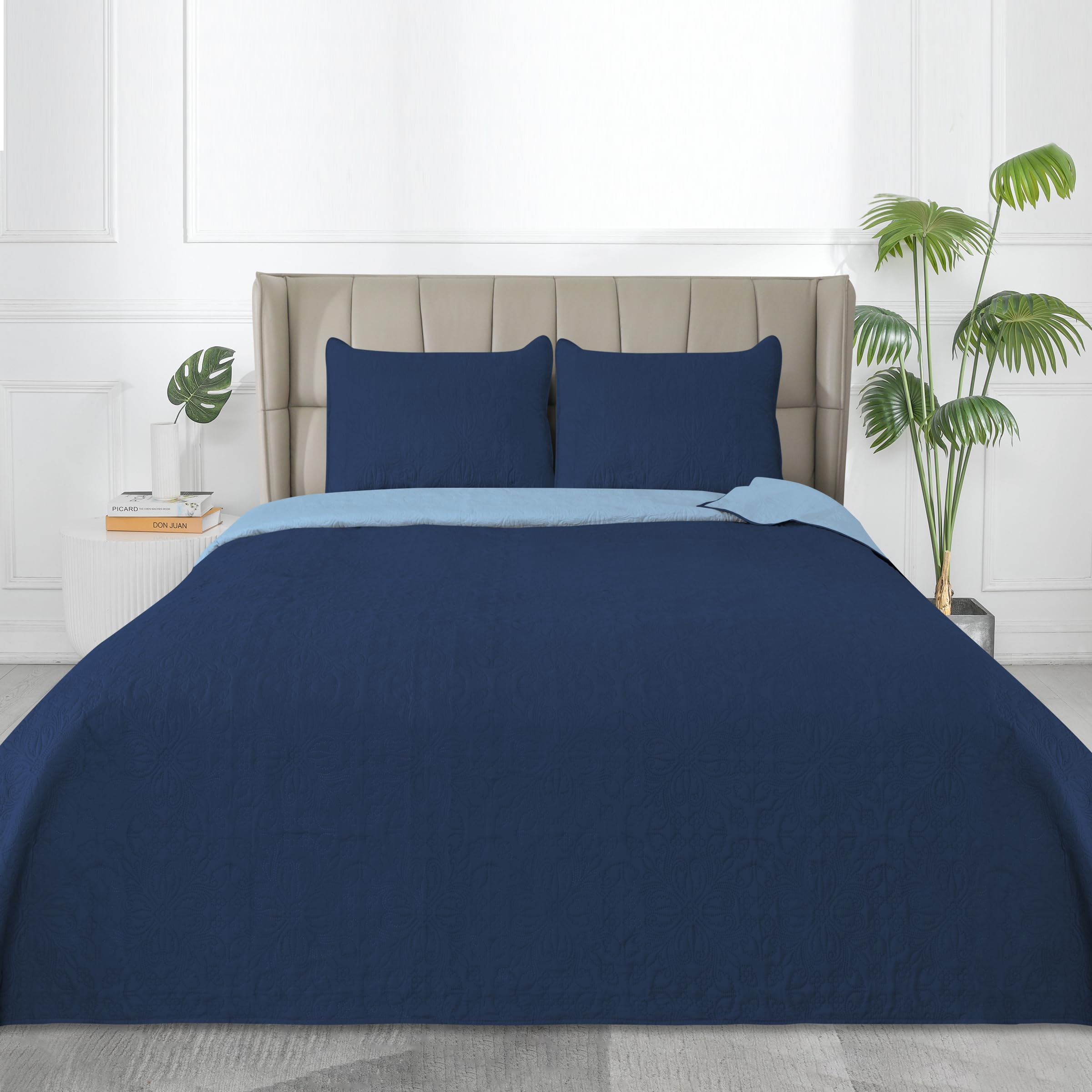 Easy-Going Twin Size Reversible Quilt Set With 1 Quilt And 1 Pillow Sham, Soft Bed Quilt Cover, Water Resistant Lightweight Microfiber Bedspread, Stain Resistant, Damask-Dark Blue/Light Blue