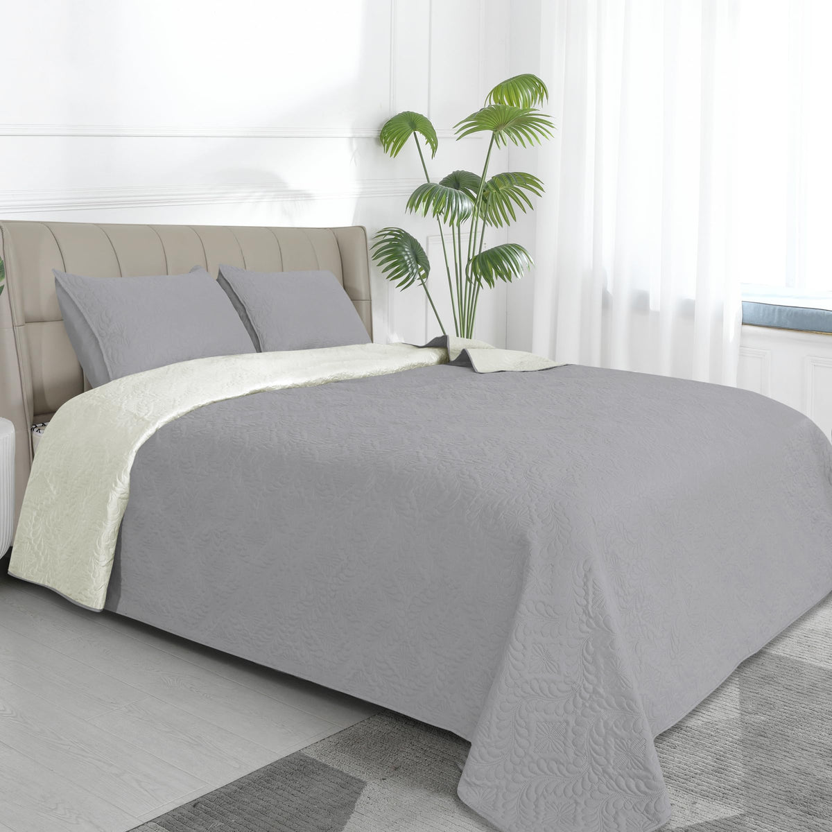 Easy-Going King Size Reversible Quilt Set With 1 Quilt And 2 Pillow Shams, Soft Bed Quilt Cover, Water Resistant Lightweight Microfiber Bedspread, Stain Resistant, Olive Leaf-Light Gray/Ivory
