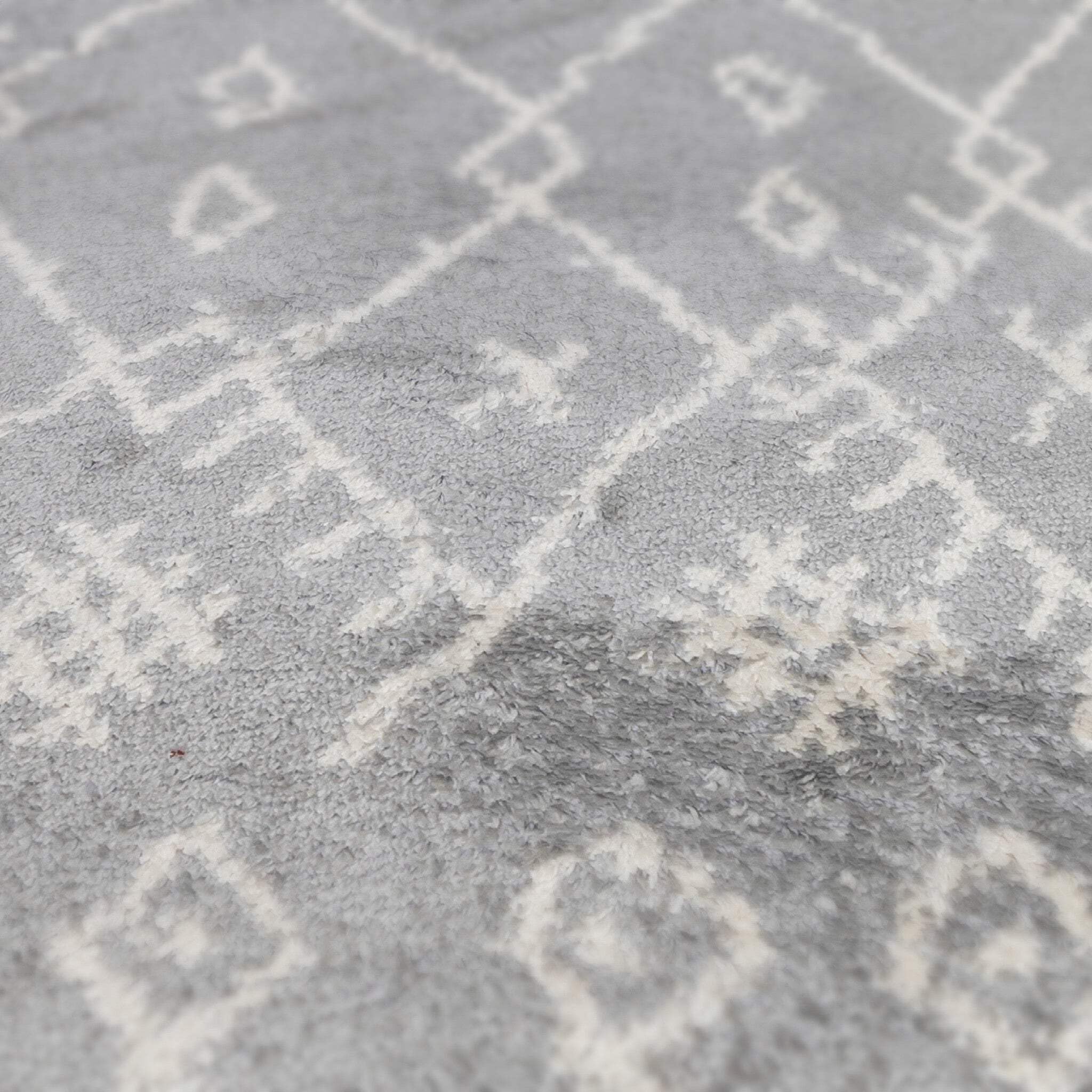 HomeRoots 531967 8 x 11 ft. Gray & Ivory Geometric Shag Rectangle Area Rug