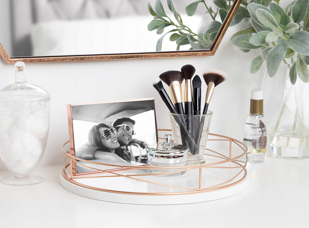 Kate And Laurel Mendel 14 Inch Round Tray With Decorative Metal Rim, White And Rose Gold
