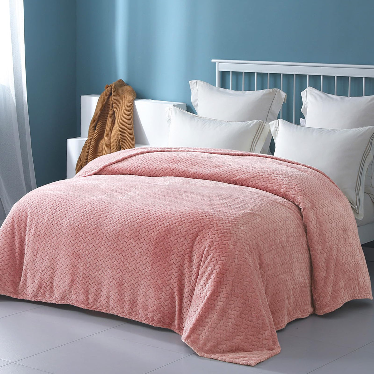 Exclusivo Mezcla Pink Fleece Queen Size Blanket For Bed, 90X90 Inches Soft Cozy 3D Decorative Jacquard Flannel Blankets, Lightwe