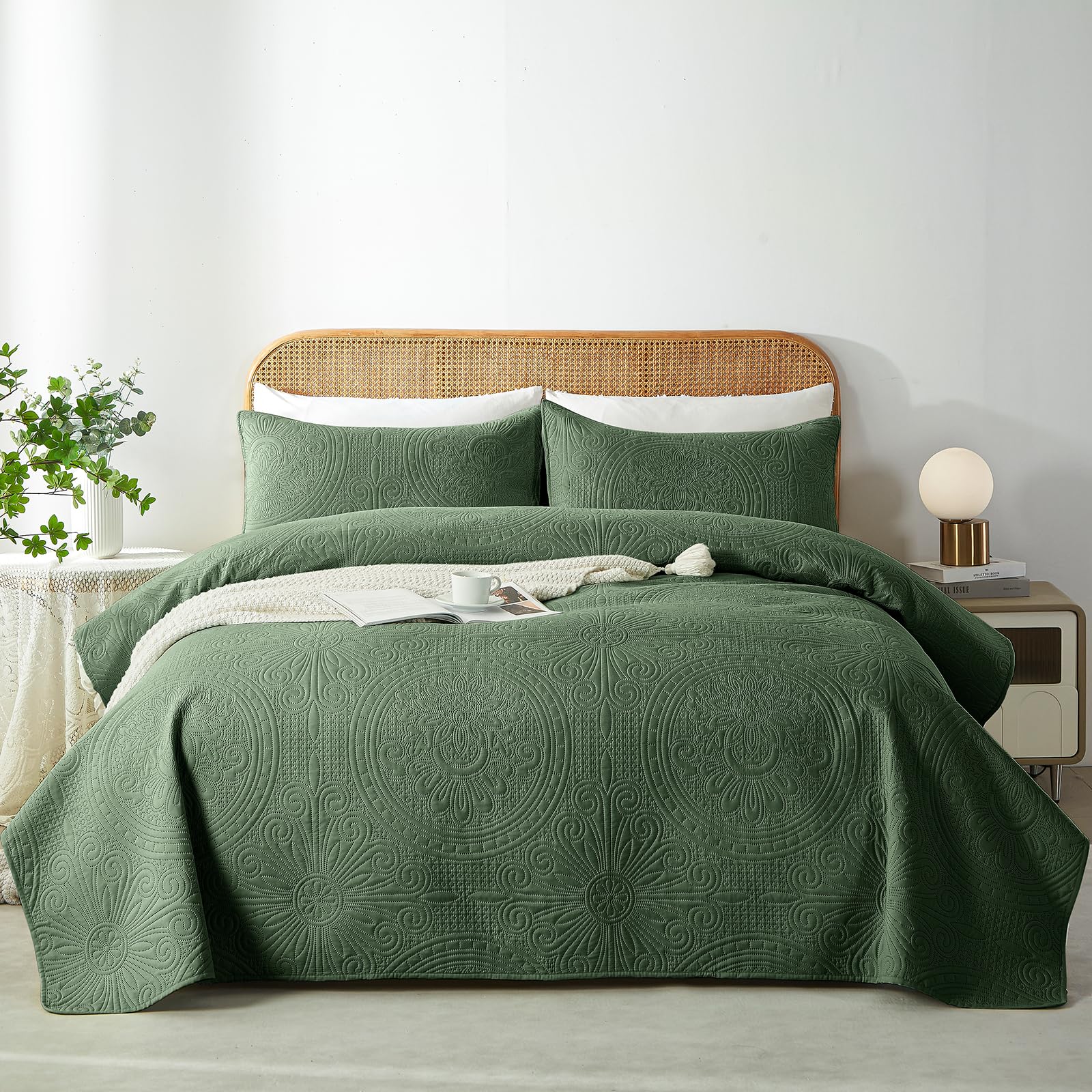 Wuruibo Green King/Cal King Quilt Bedding Set, 3 Pieces Lightweight Bedspreads With Pillow Shams, Microfiber Modern Thin Coverle