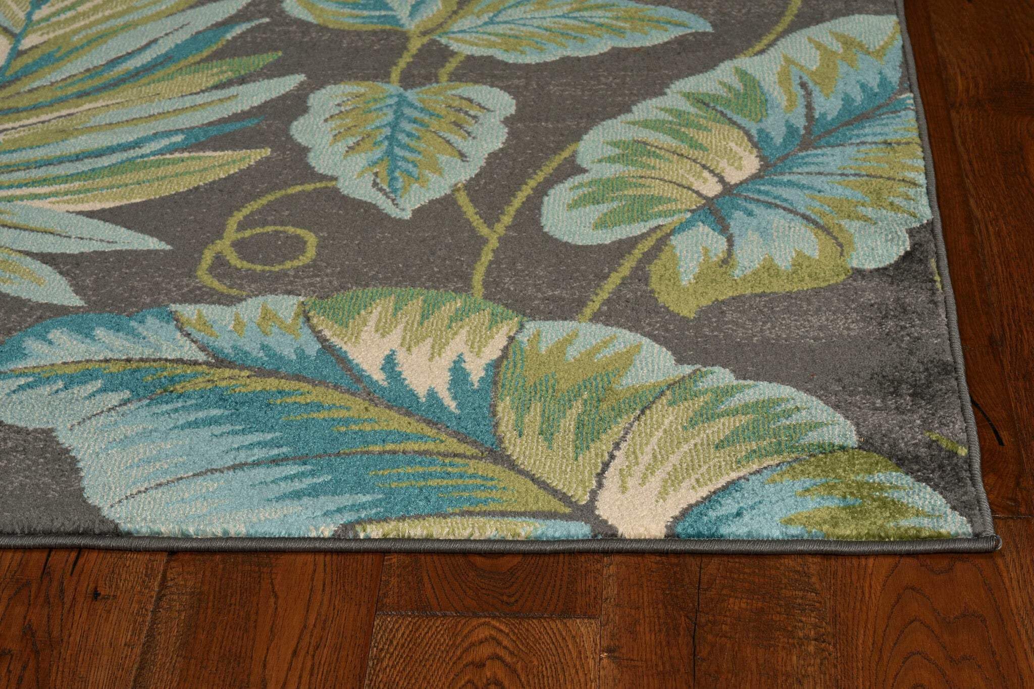 HomeRoots 3'X5' Grey Floral Polypropylene Rug