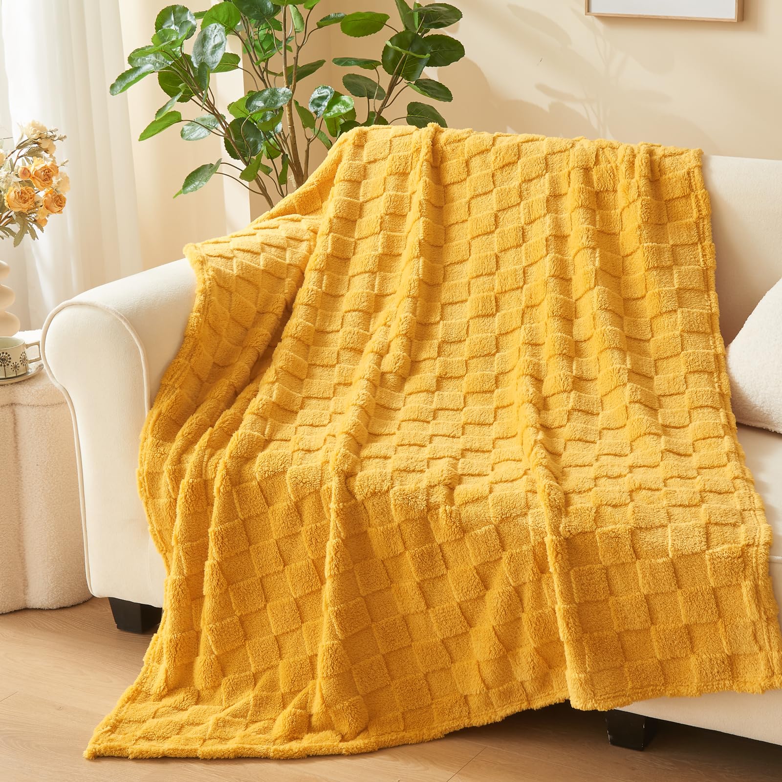 Newcosplay Super Soft Throw Blanket Mustard Yellow Premium Silky Flannel Fleece 3D Checkered Lightweight Bed Blanket All Season