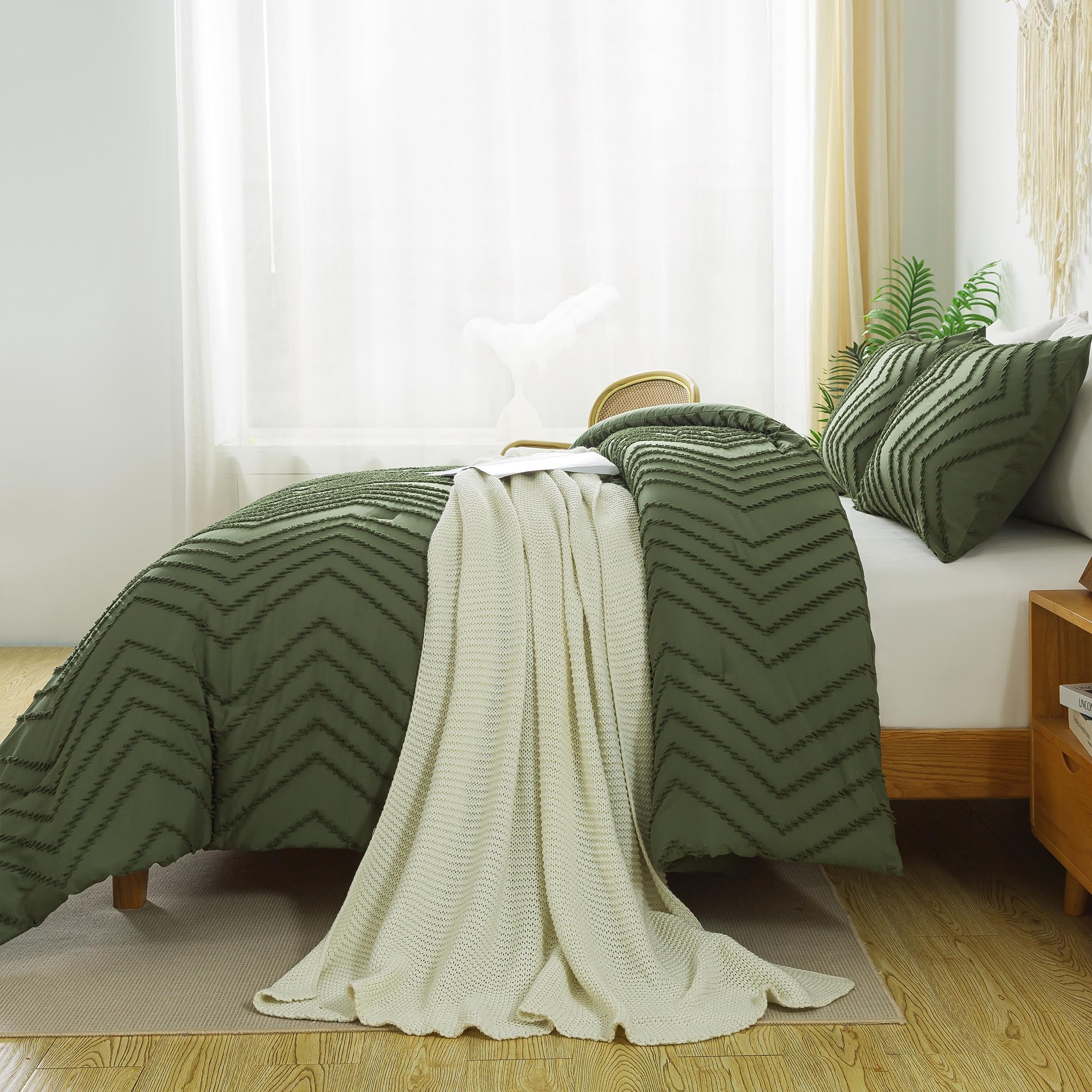Litanika Dark Olive Green King Comforter Set, 3 Pieces Lightweight Tufted Bedding Sets, Down Alternative Comforter Fluffy Bed Se