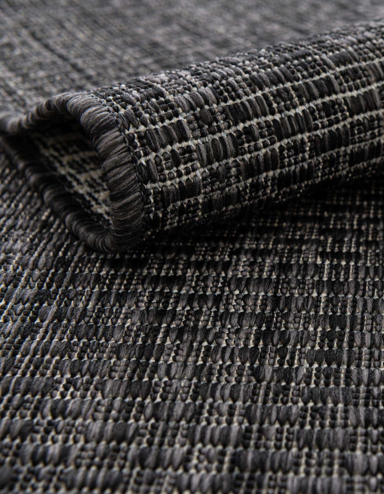 Unique Loom Outdoor Solid Collection Area Rug (7' 10'' X 10' Rectangle Black/Ivory)