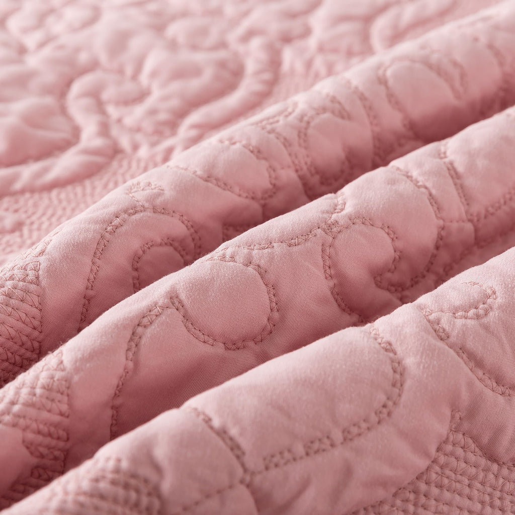 Newlake Quilt Bedspread Set, Pink Jacquard Embossed Floral Pattern Reversible Embroidered Microfiber Coverlet Sets, King Size