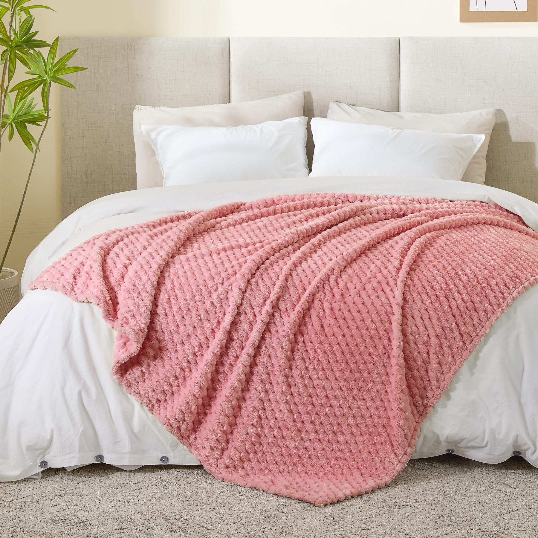 Bedelite Fleece Blanket - 3D Jacquard Decorative Dusty Pink Throw Blankets For Couch & Bed, Soft And Cozy Warm Plush Fluffy Blan