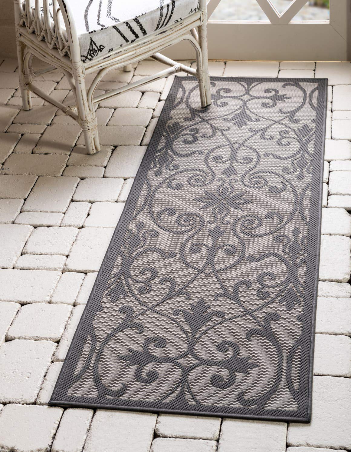 Unique Loom Outdoor Botanical Collection Area Rug - Gate (2 x 6 1 Runner, Gray/ Silver)