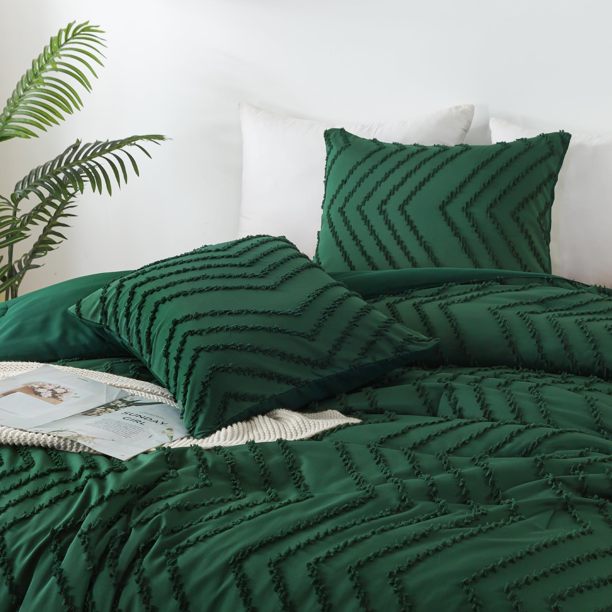 Andency Emerald Green Twin/Twin Xl Comforter Set, Twin Bed Comforter For College Dorm Girls Boys Kids Boho Dark Green Soft Warm Cute Comforter, 2 Pieces Aesthetic Chevron Bohemian Bedding Set