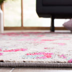 Safavieh Madison Collection Area Rug - 6' X 9', Grey & Red, Boho Abstract Distressed Design, Non-Shedding & Easy Care, Ideal For